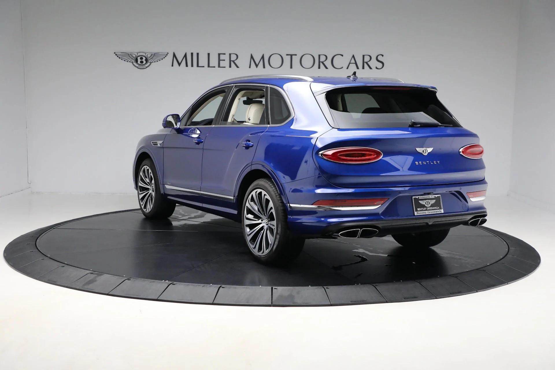 mph004_4086662348_Used_2024_Bentley_Bentayga_Azure_V8_09907993bf