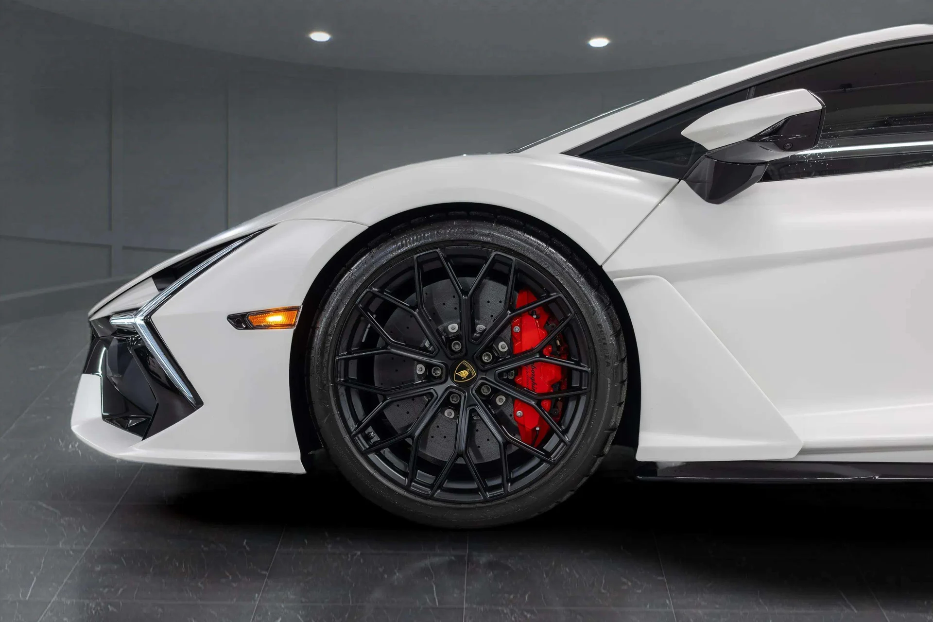 mph004_4088114826_9e8e25cb_e7e1_424b_9c13_86e264db559f_202420_Lamborghini20_Revuelto2028_ZHWCC_1_ZM_5_RLA_0133029_5_02e3401025