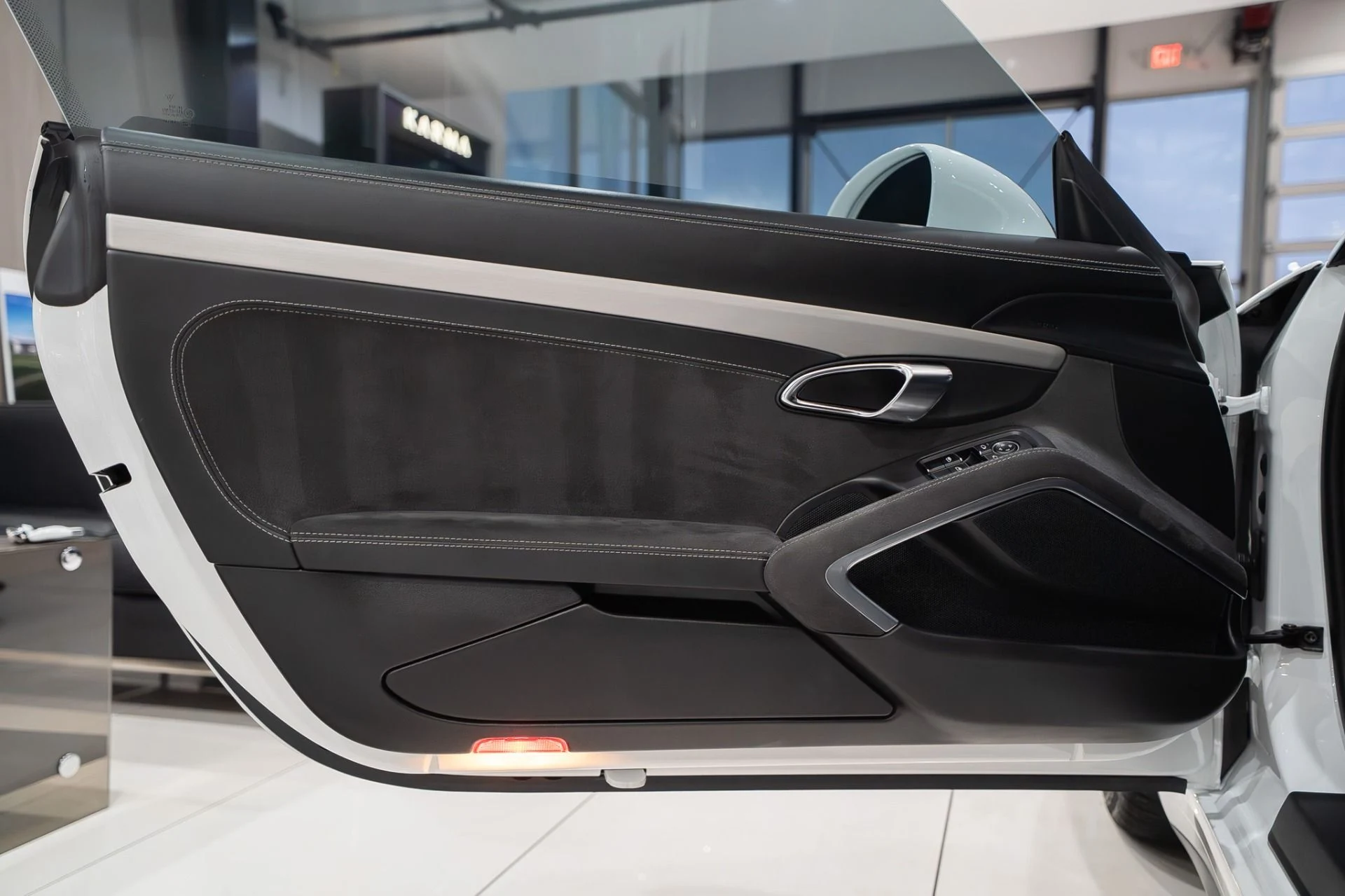 mph004_4089267681_13450_p5_l_7078e146fd