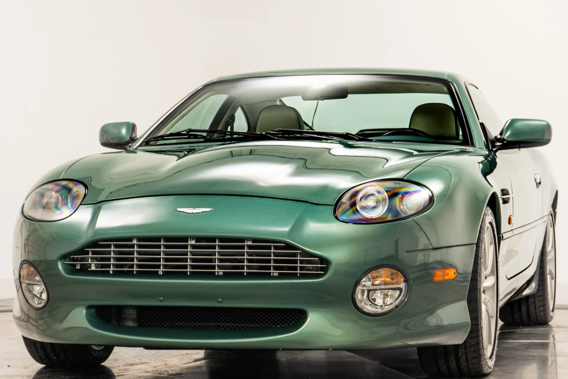 mph004_409971913_Used_2001_Aston_Martin_DB_7_V12_Vantage_1760468039_47ca147f9a