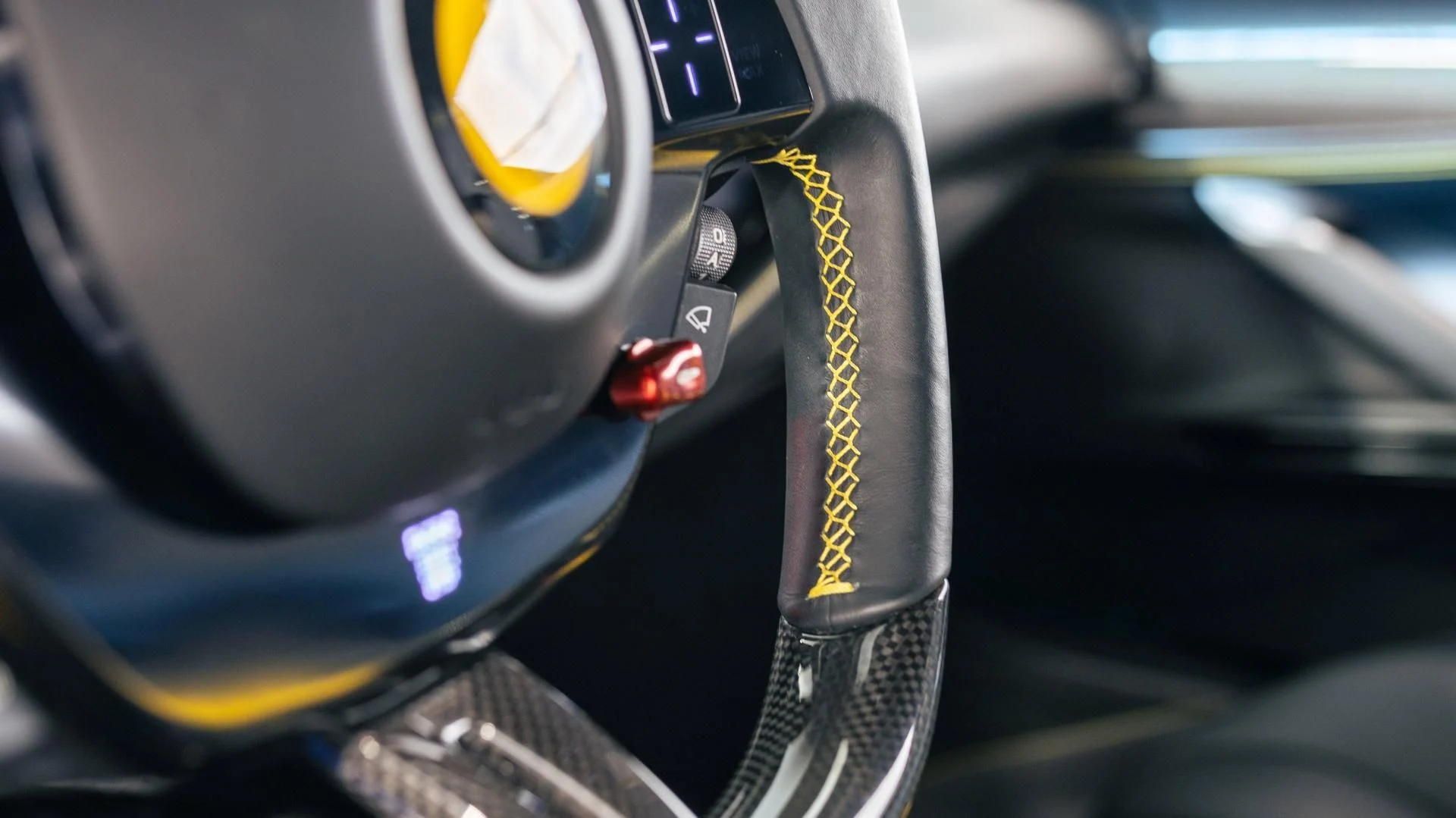 mph004_4102410214_Used_2023_Ferrari_SF_90_Stradale_Base_1785326702_8ea90f3777