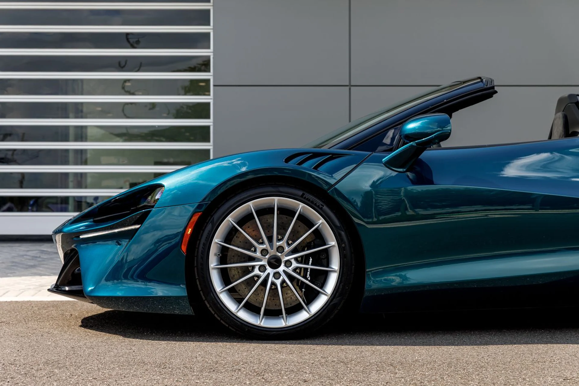 mph004_4102532022_587_p5_l_289791dfa1