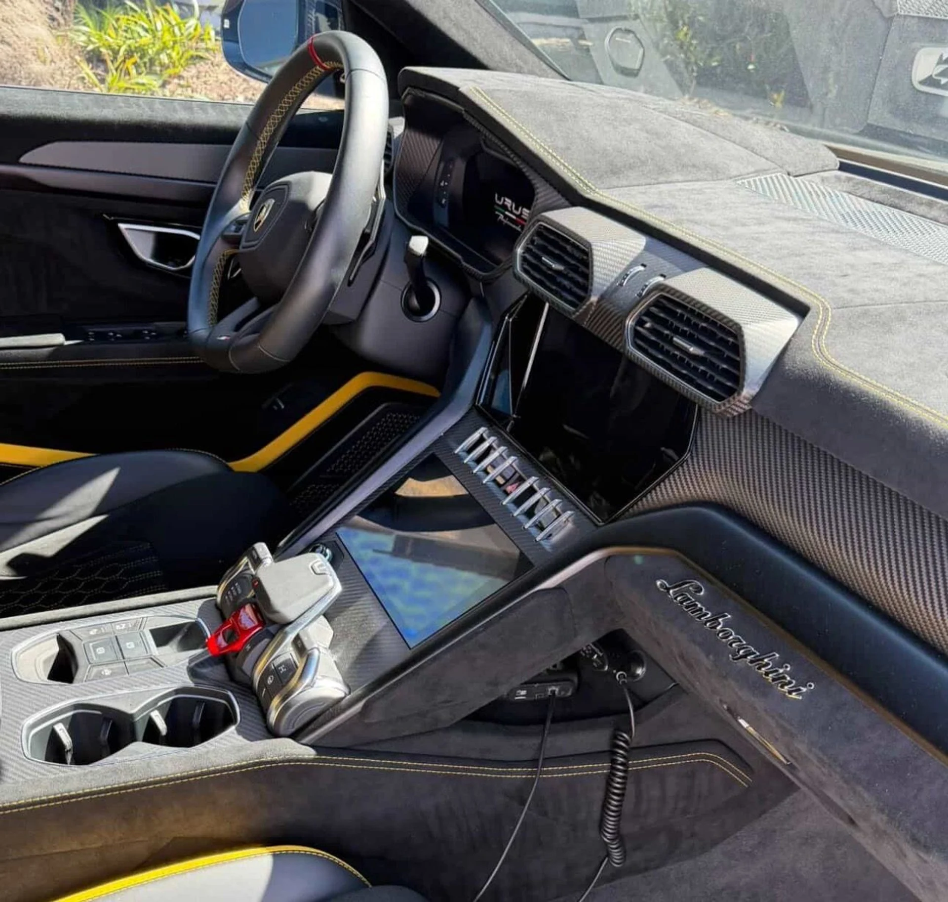 mph004_4104076657_Used_2023_Lamborghini_Urus_Performante_1774898175_3311dc0149