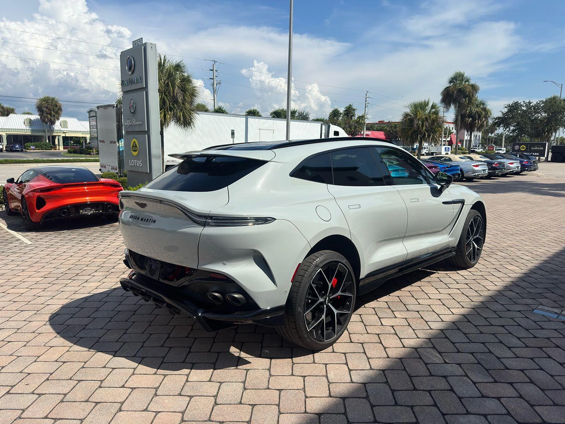 mph004_4106761030_Used_2025_Aston_Martin_DBX_707_1789654195_c9fce32f29