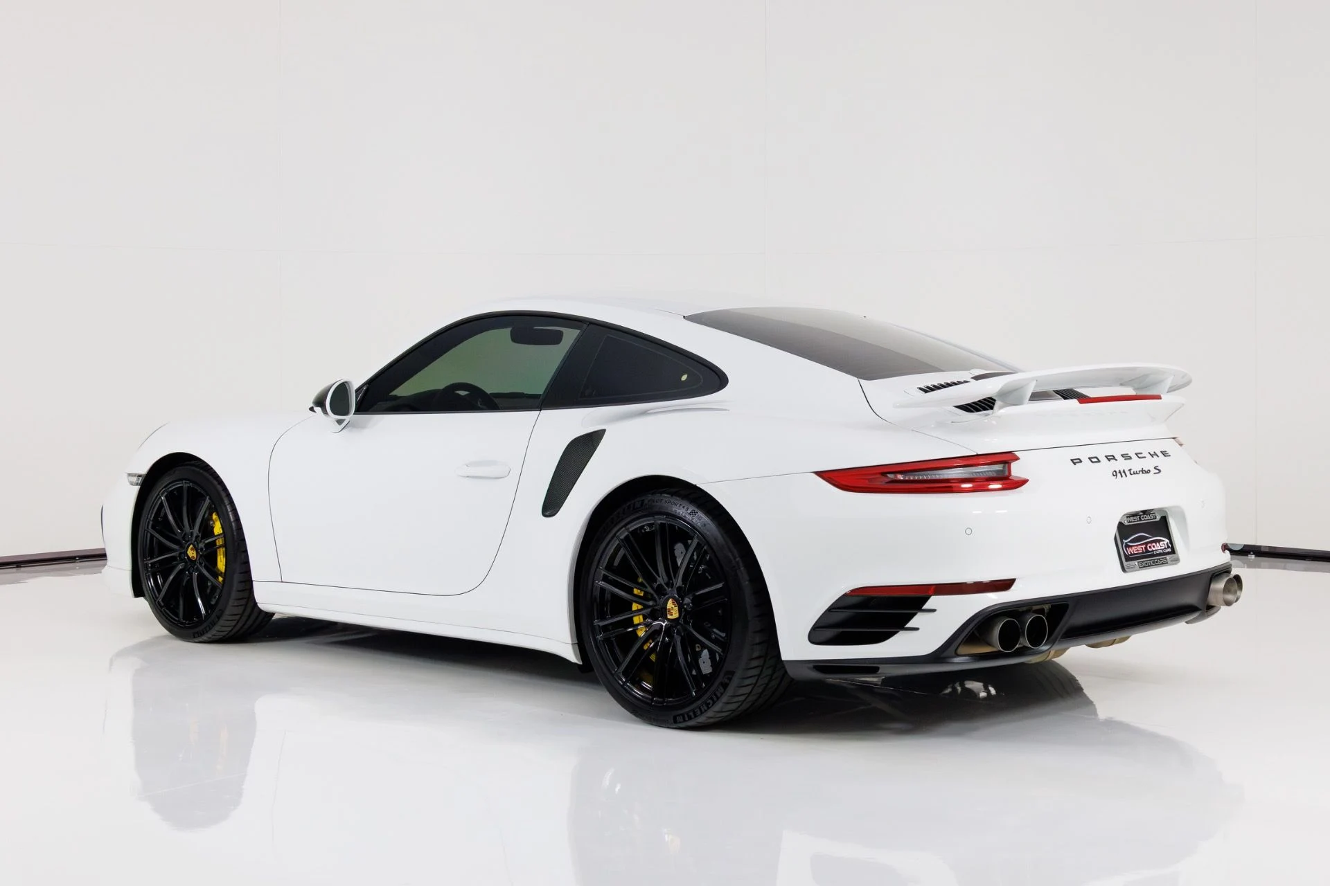 mph004_4107066271_Used_2019_Porsche_911_Turbo_S_1769802396_2302241244