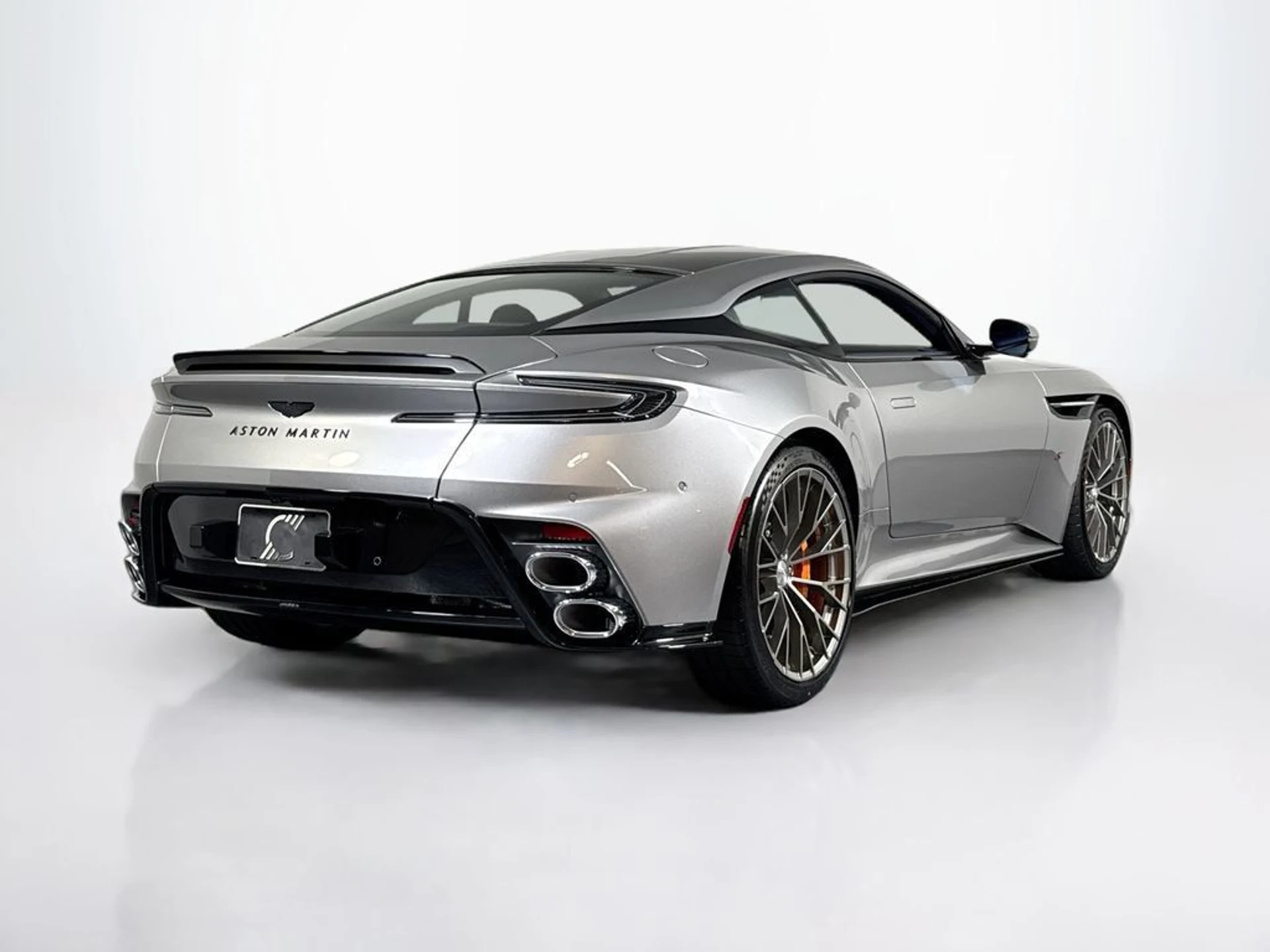 mph004_4119044381_new_2026_aston_martin_db12_11350_23038289_5_1024_6ff6a51086
