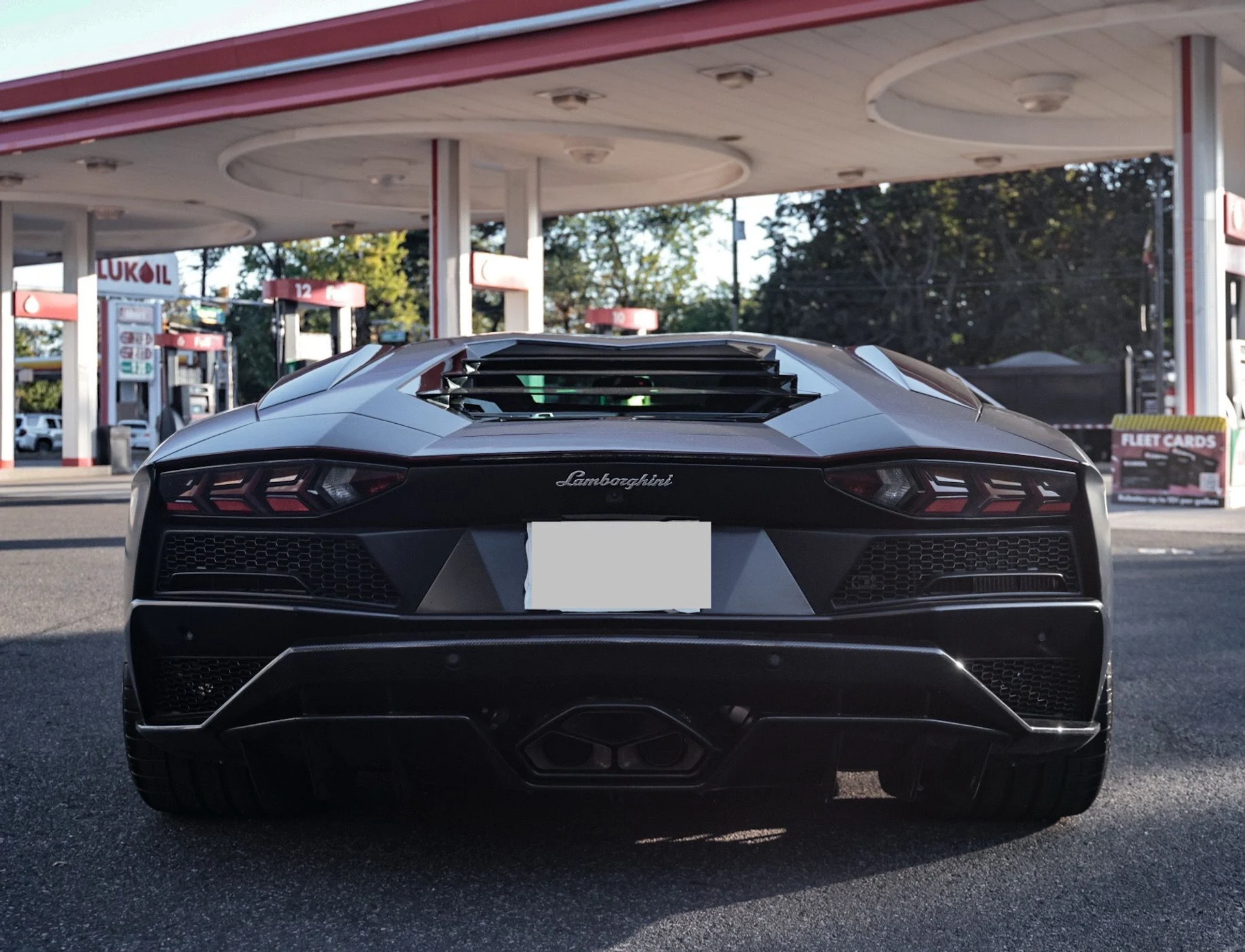 mph004_4137136976_Used_2018_Lamborghini_Aventador_S_1762208339_87c78a8fe5