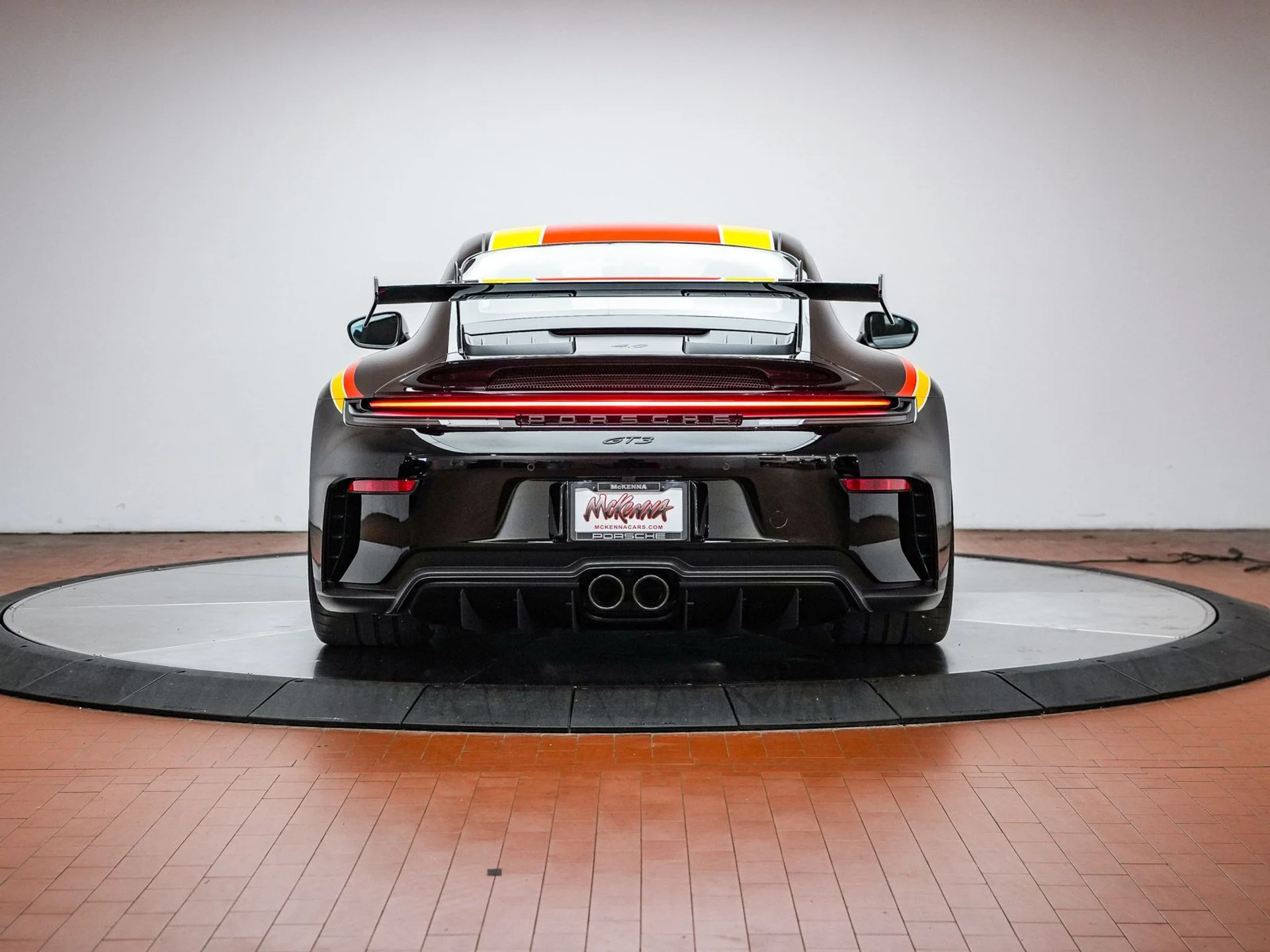 mph004_4154527536_cf57a8f4034a06575dc8eb2585b134c9x_04ba3c18dd