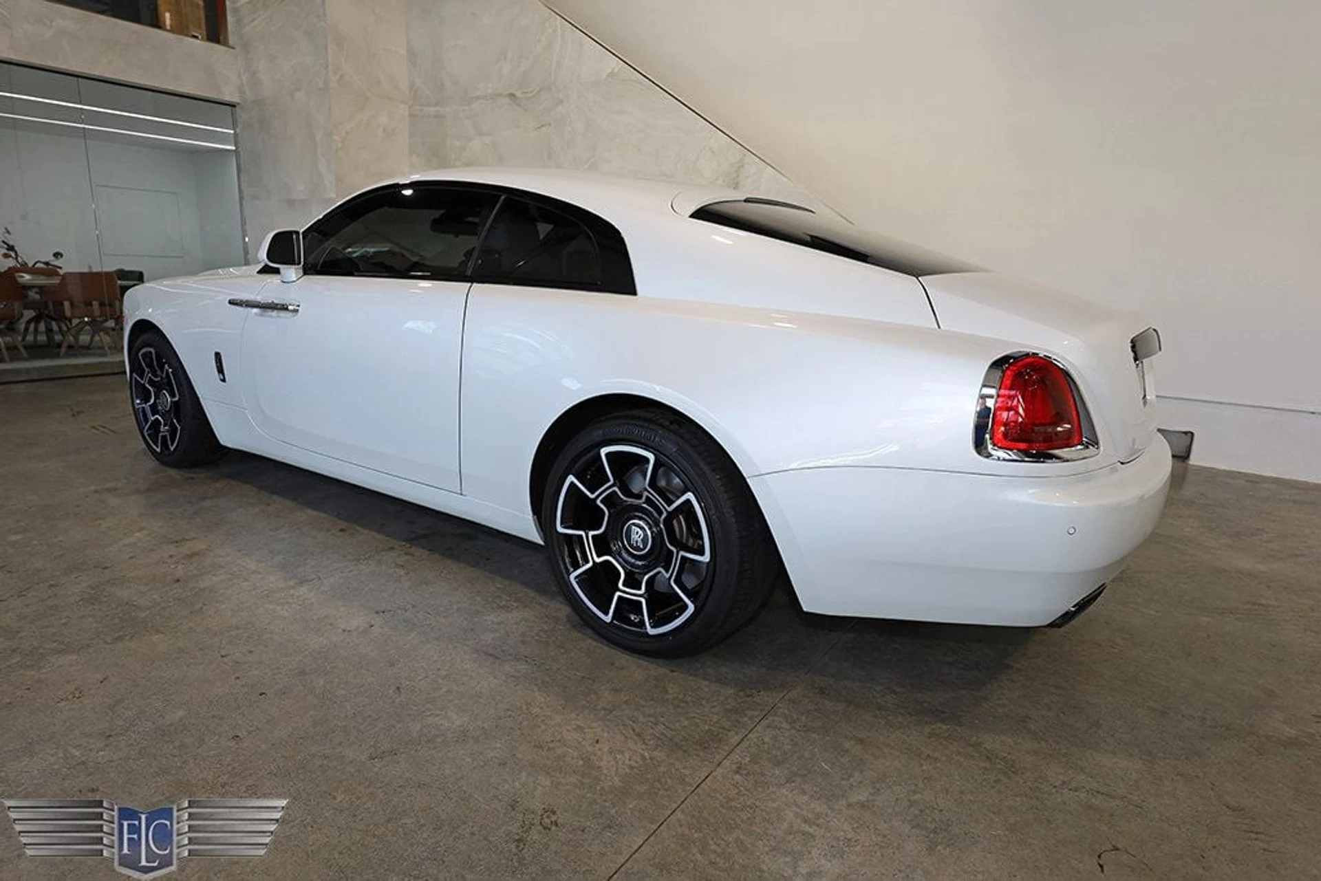mph004_4154687636_used_2017_rolls_royce_wraith_blackbadge_9689_22872398_5_1024_e53ae2d99f