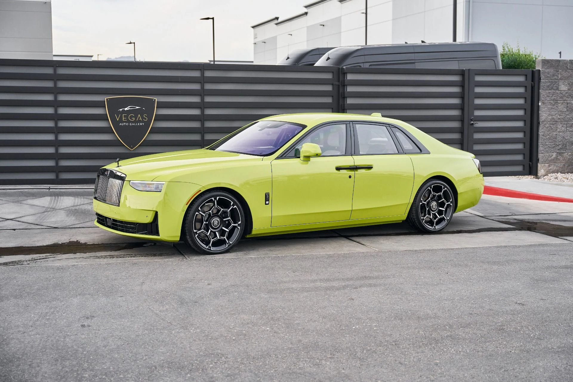 mph004_415899706_Used_2025_Rolls_Royce_Ghost_Black_Badge_1769049464_c34d0b7d28