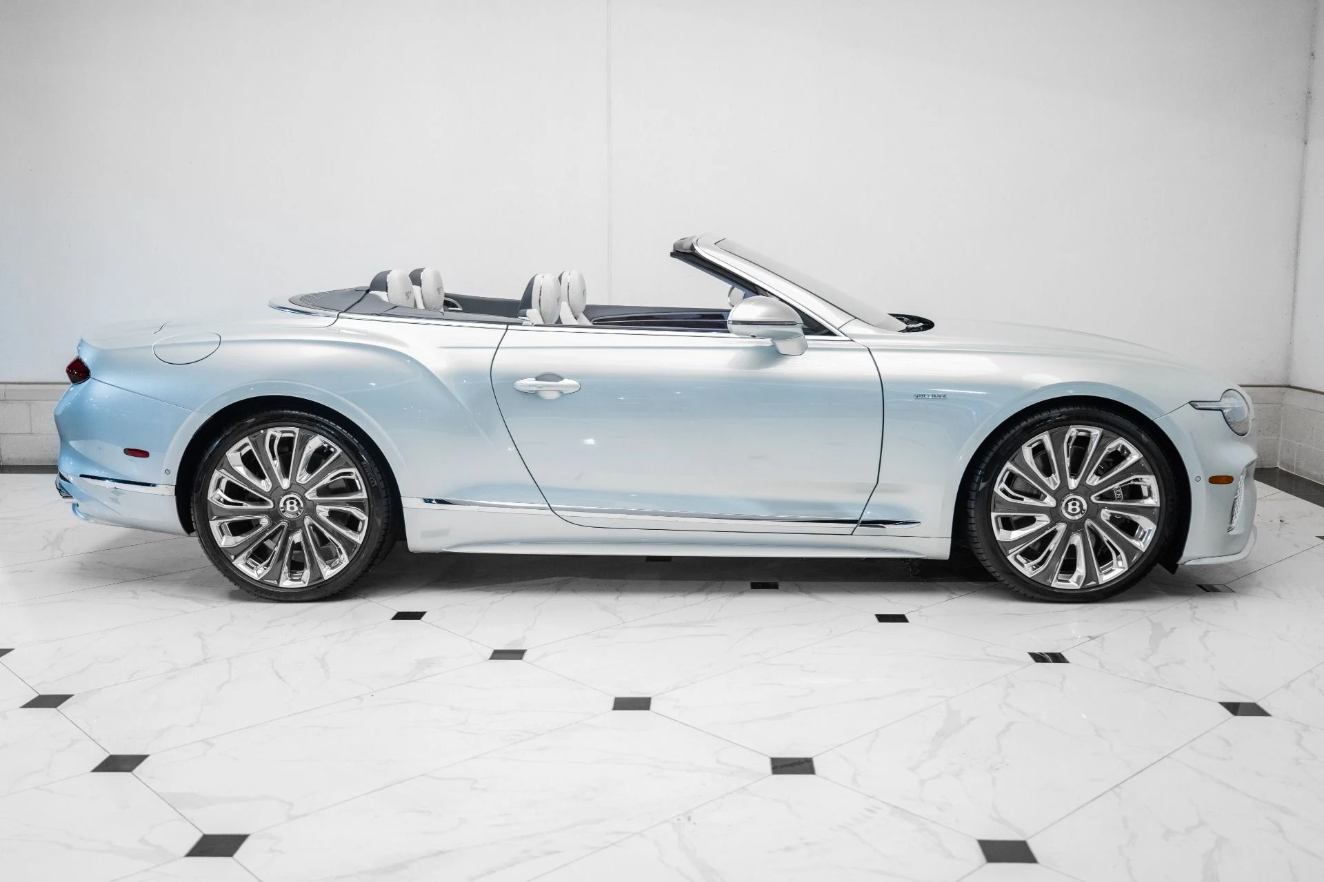 mph004_4159048366_New_2025_Bentley_Continental_1754062657_083ea383b3