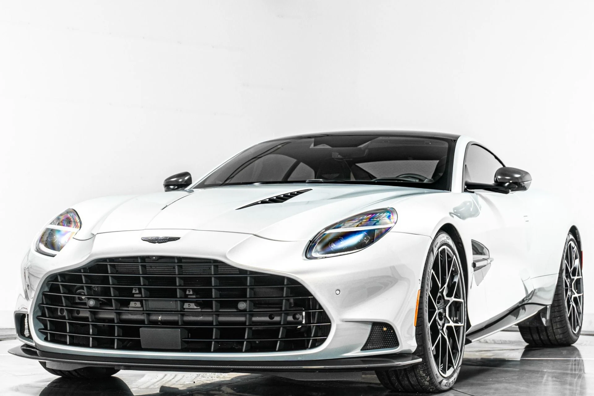 mph004_4162650143_Used_2025_Aston_Martin_Vanquish_Huge_542_K_MSRP_Low_Miles_Extensive_Carbon_Fiber_1786477789_fbb454d0ae