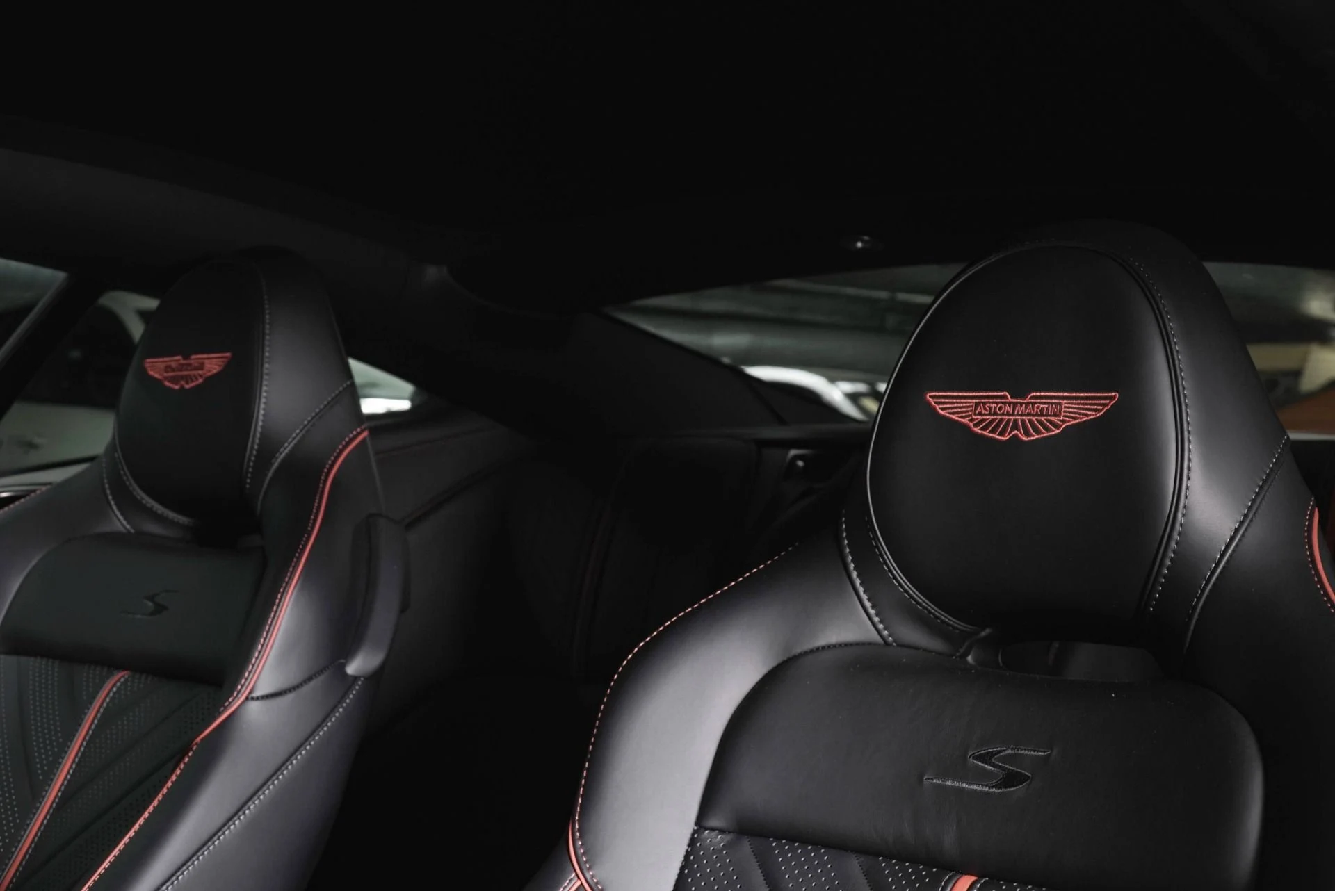mph004_4176112613_New_2026_Aston_Martin_DB_12_1789055104_d8247ab4a9