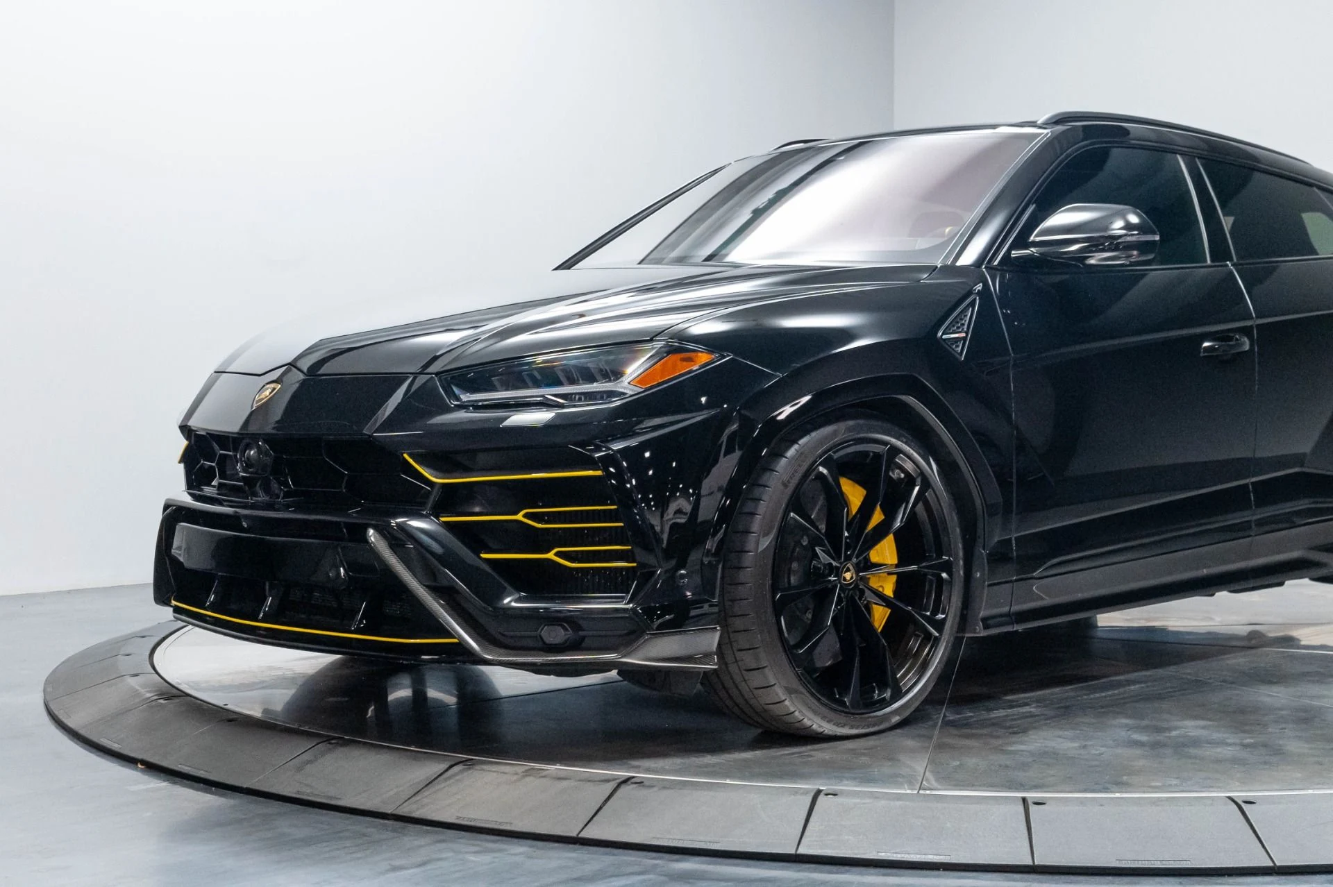 mph004_4192688466_Used_2019_Lamborghini_Urus_1786984868_63234de713