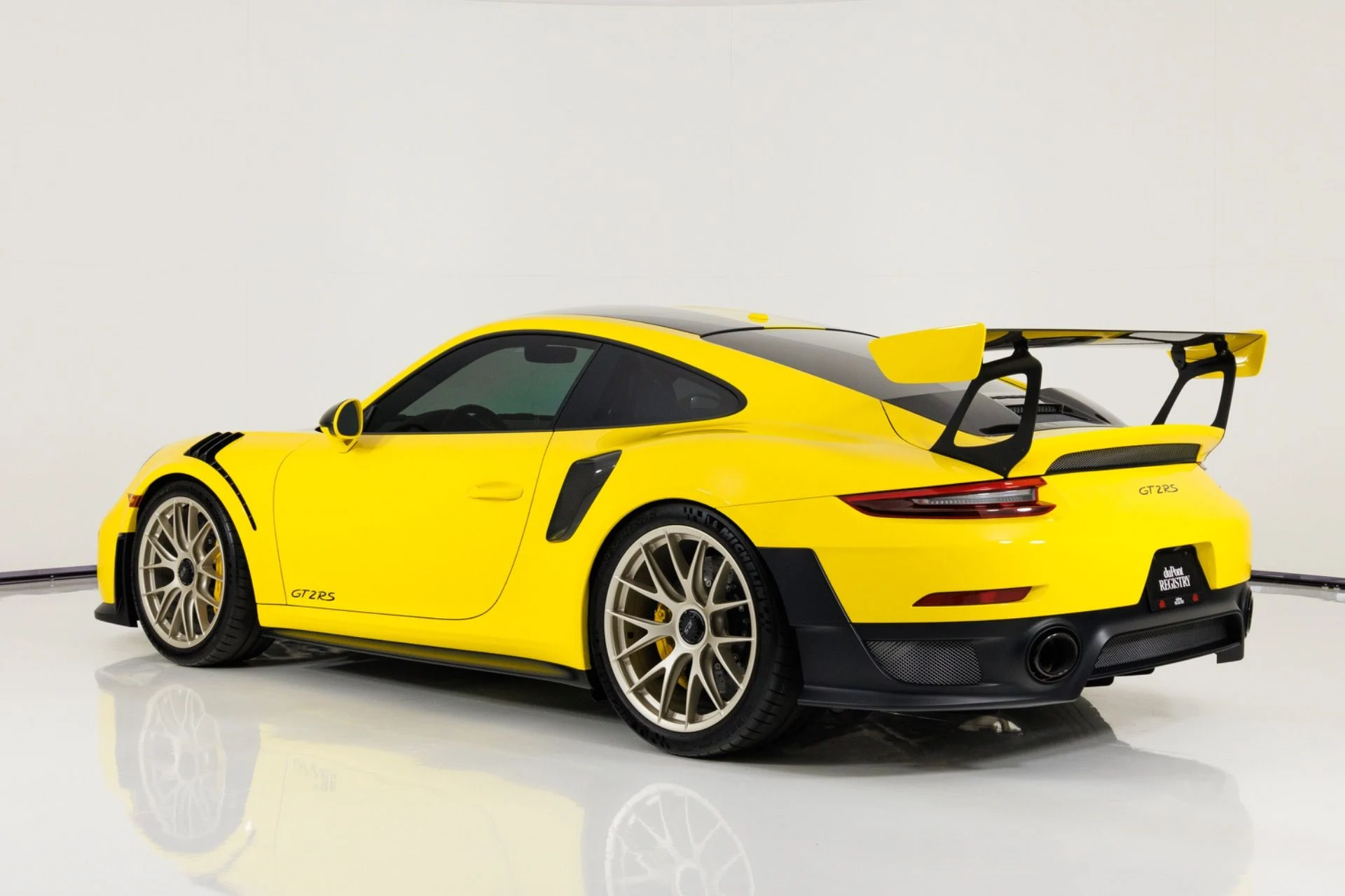 mph004_419954475_Used_2018_Porsche_911_GT_2_RS_1787778671_2400d06341