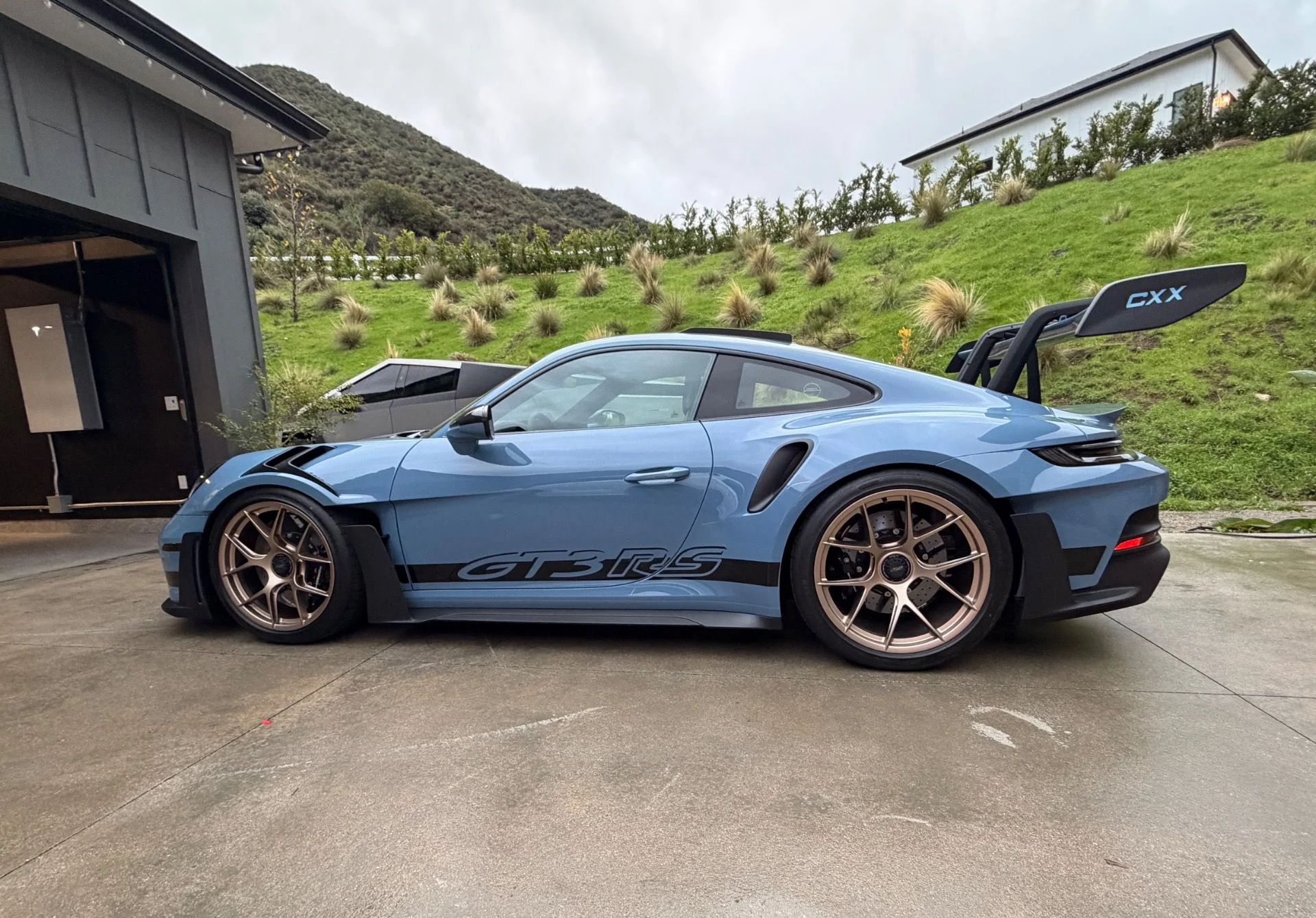 mph004_4207319156_Used_2024_Porsche_911_GT_3_RS_CXX_PTS_1767645792_0f68e95ab3