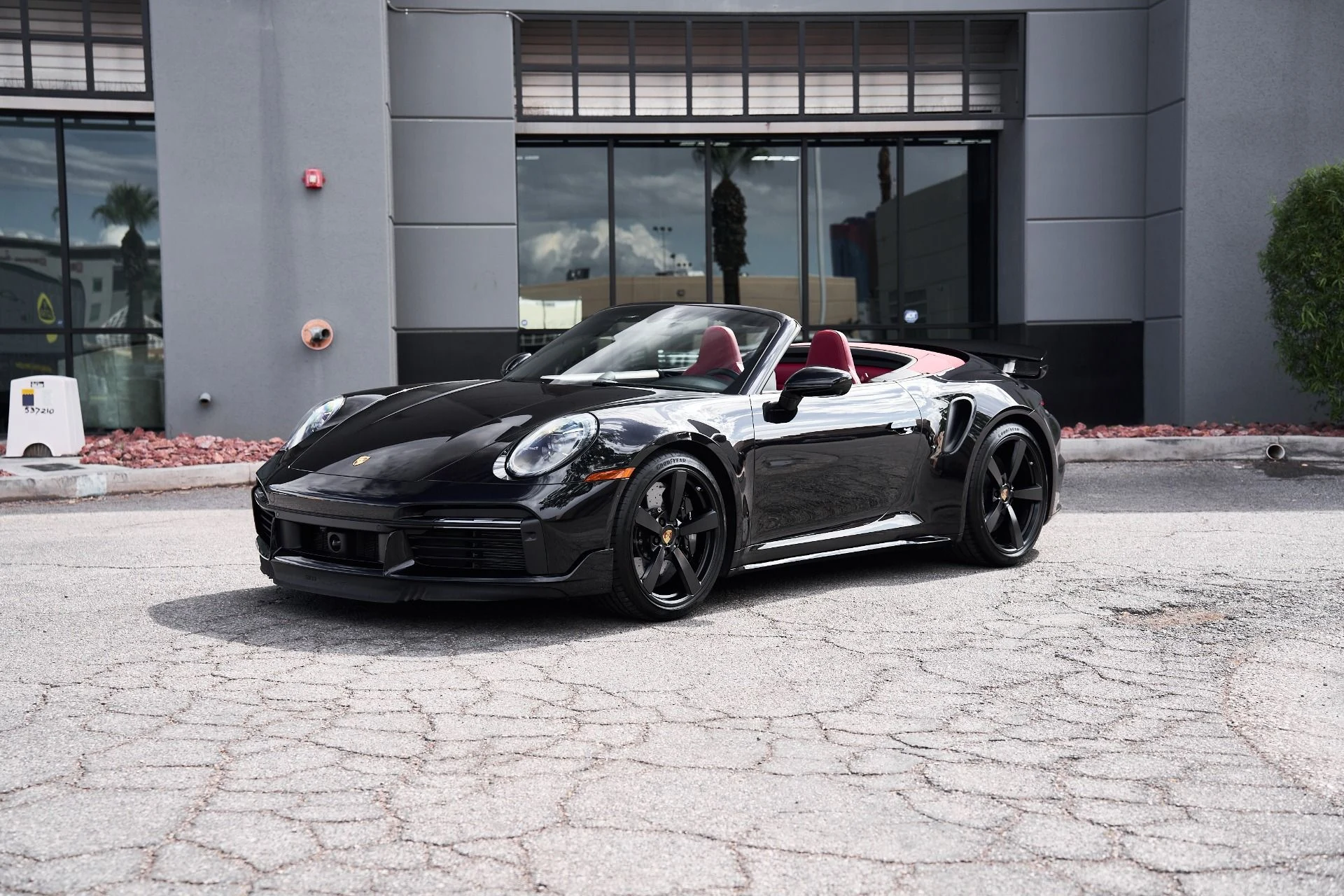 mph004_4223605049_Used_2024_Porsche_911_Turbo_S_1758674544_de83b1ebef