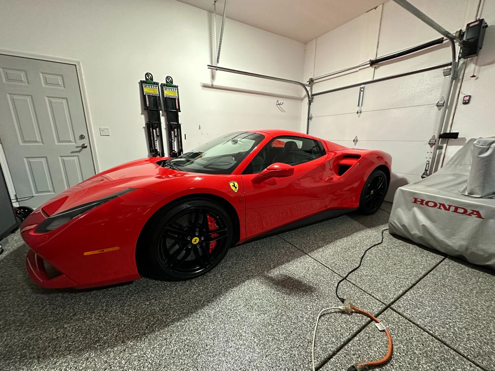 mph004_4224585957_Used_2018_Ferrari_488_Spider_1752615318_bd336bb714
