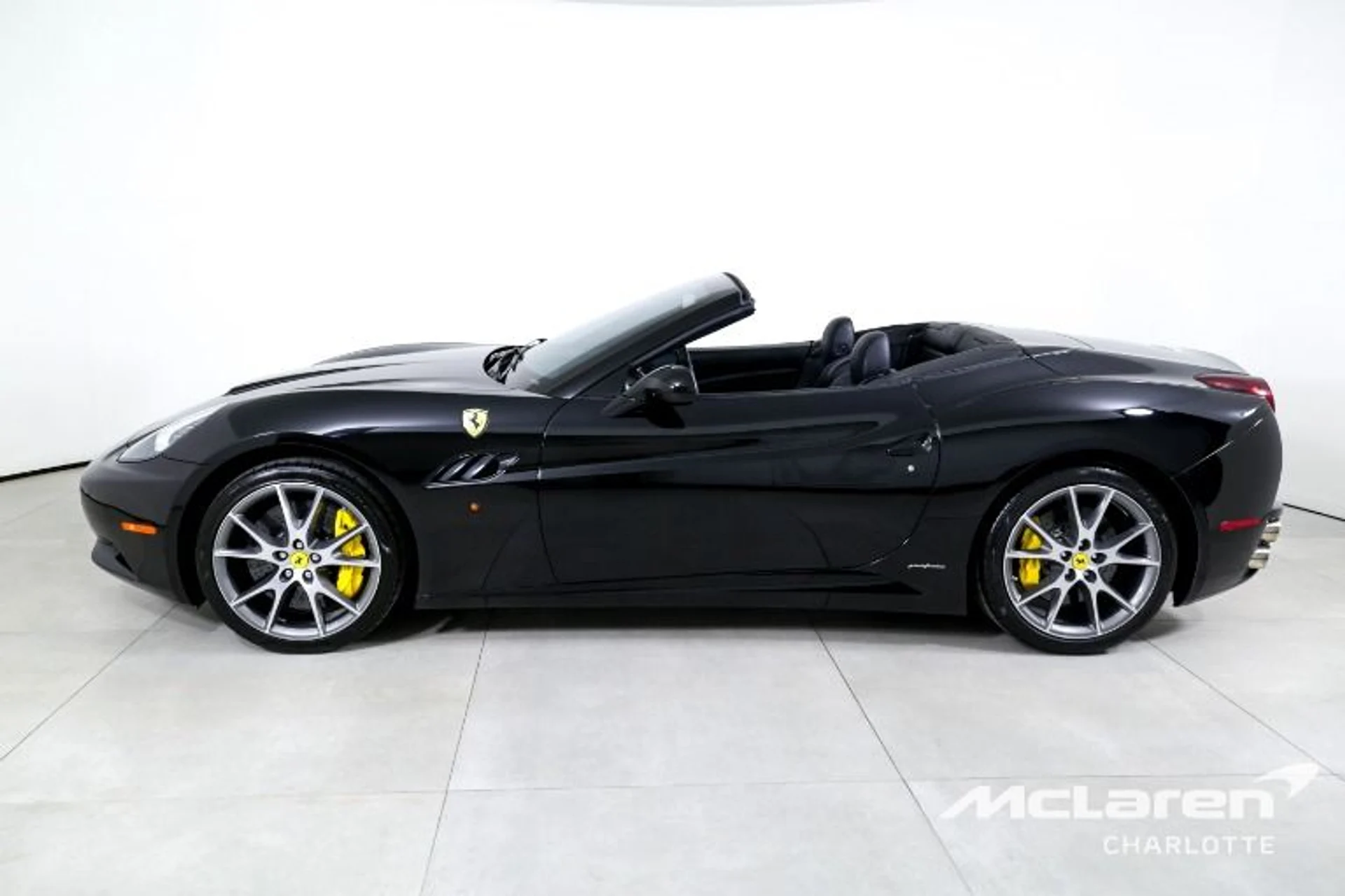 mph004_4235013075_Used_2010_Ferrari_California_8e0b96f6a8