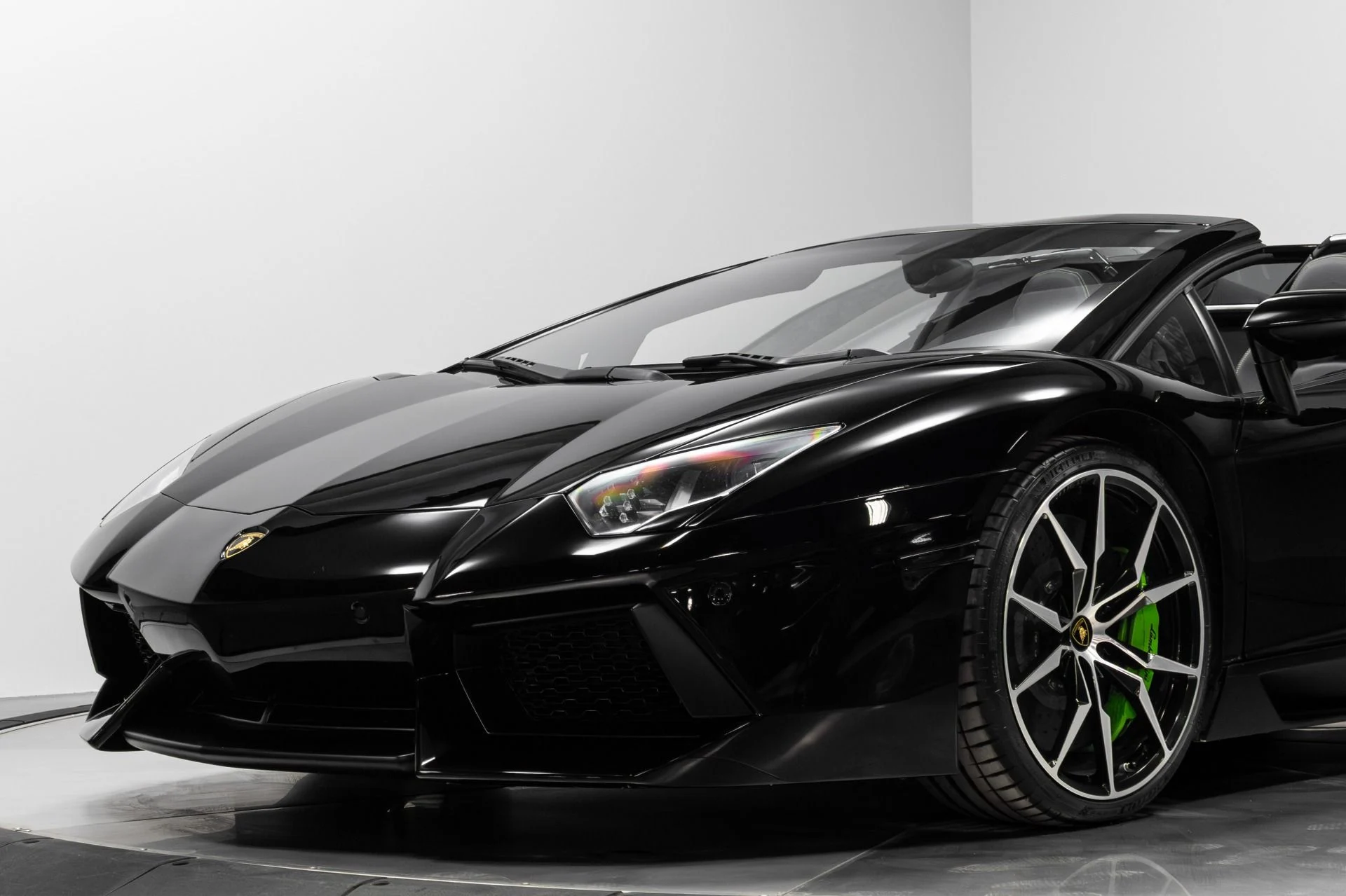 mph004_4237669893_Used_2015_Lamborghini_Aventador_LP_700_4_1770952947_613dee02ac