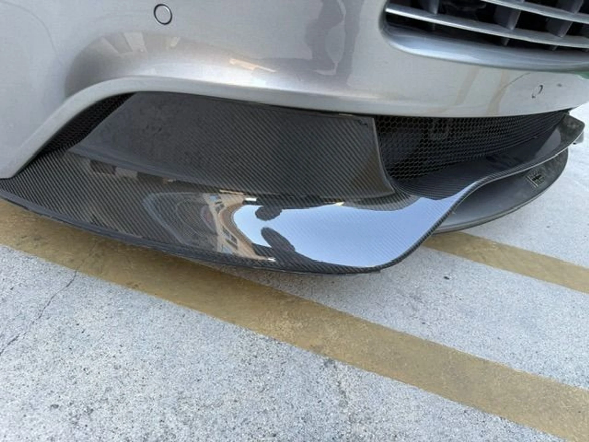 mph004_4251429961_Used_2016_Aston_Martin_Vanquish_1764027582_bfd32c675d