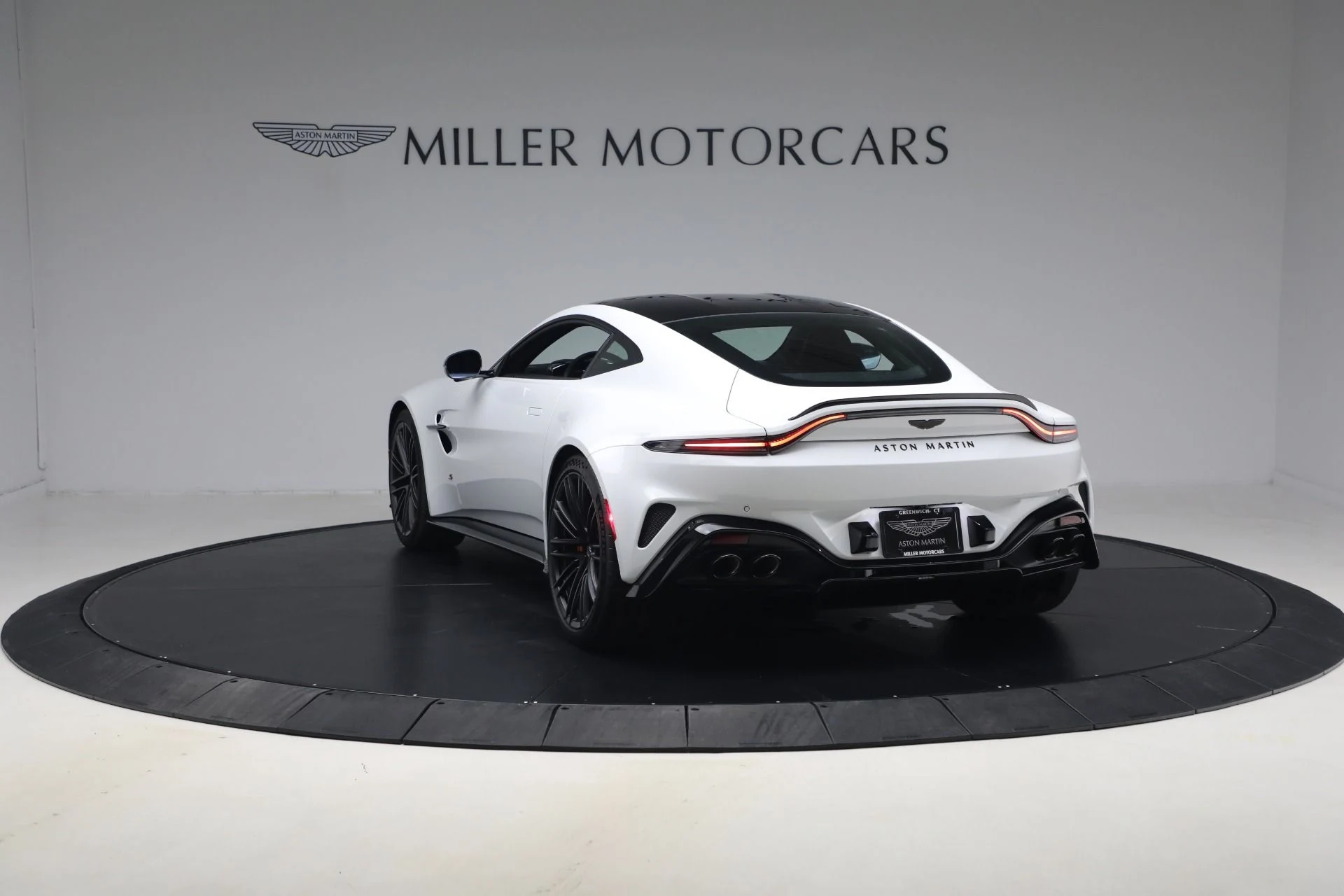 mph004_4259879872_New_2026_Aston_Martin_Vantage_S_1773250897_afbab1287a