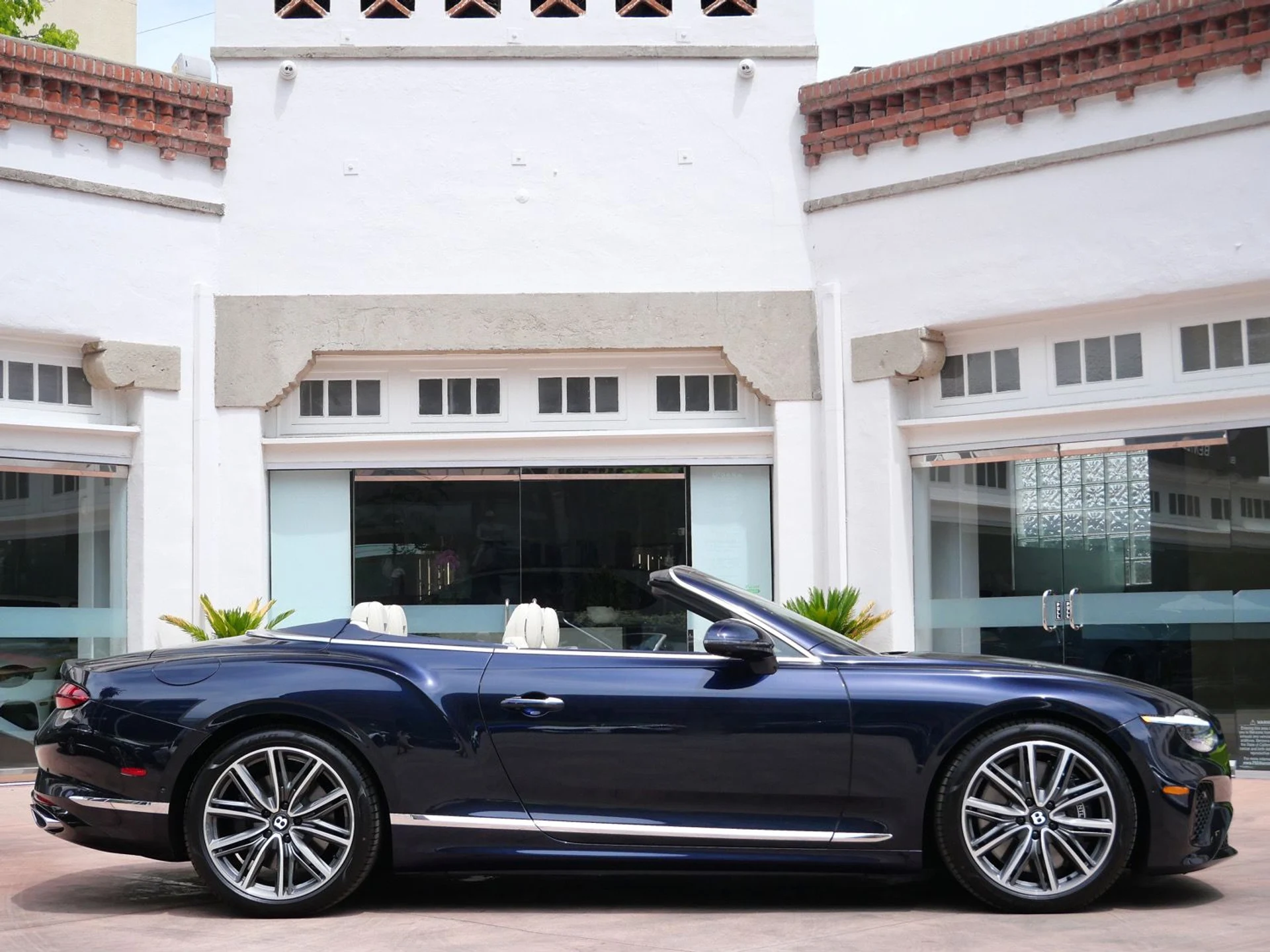 mph004_4263677509_104e1b9fe7da744448925236fc6cf3f9x_d486c378ba