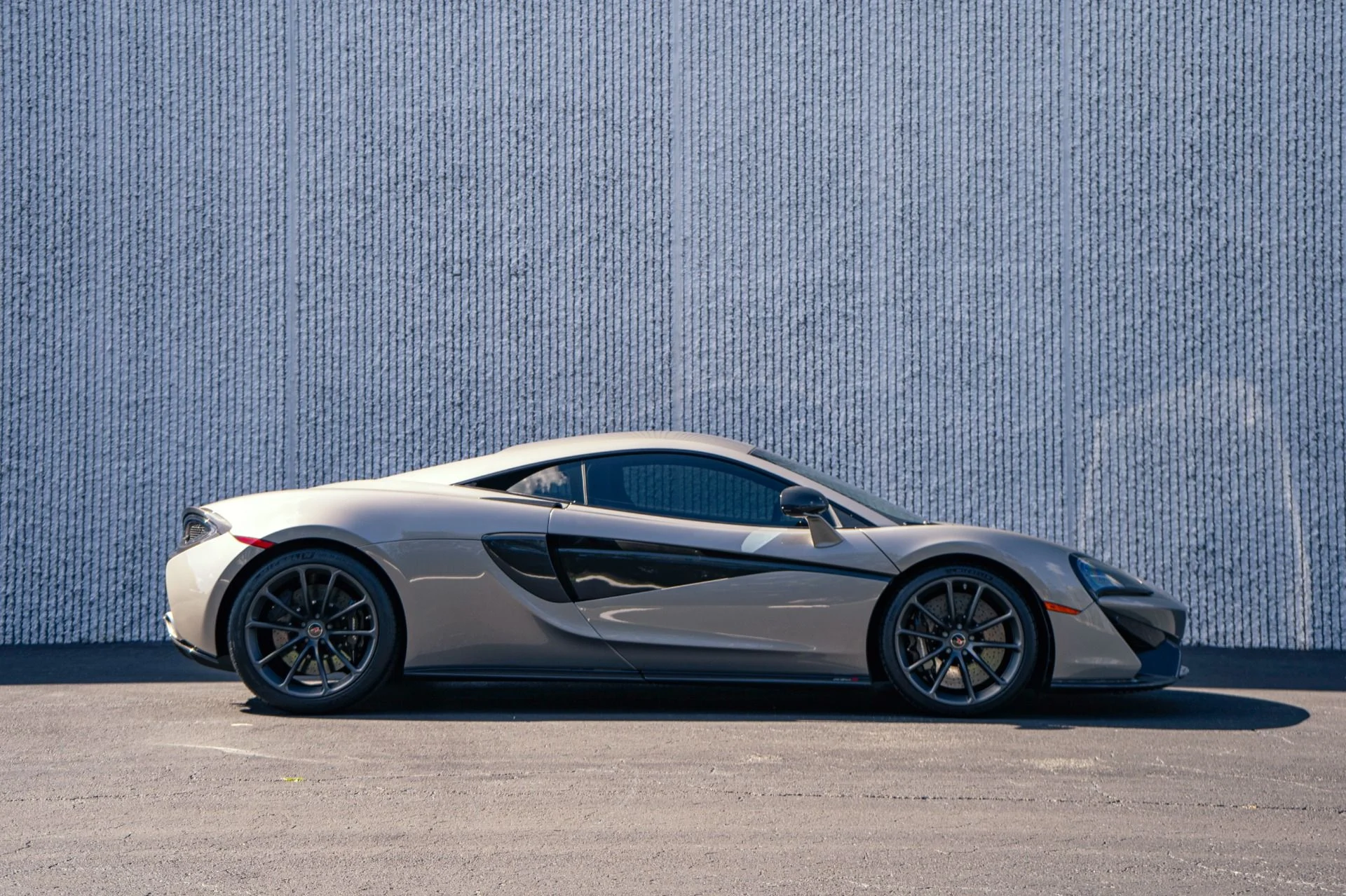 mph004_4267424133_Used_2016_Mc_Laren_570_S_Full_Exterior_Carbon_Packs_1788045372_ea917768d6