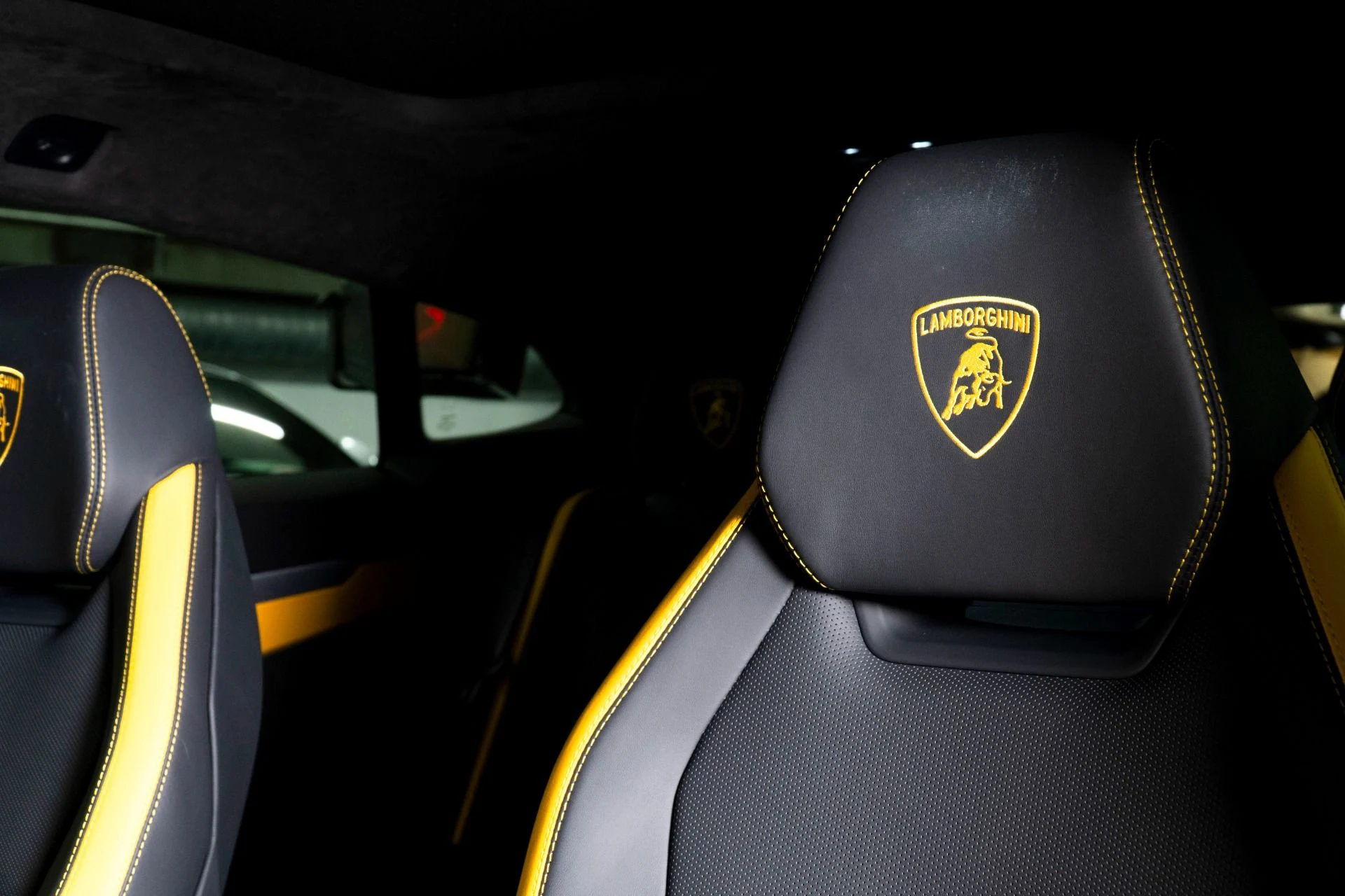 mph004_4279544737_Used_2025_Lamborghini_Urus_SE_1777525057_1f4a641ef4