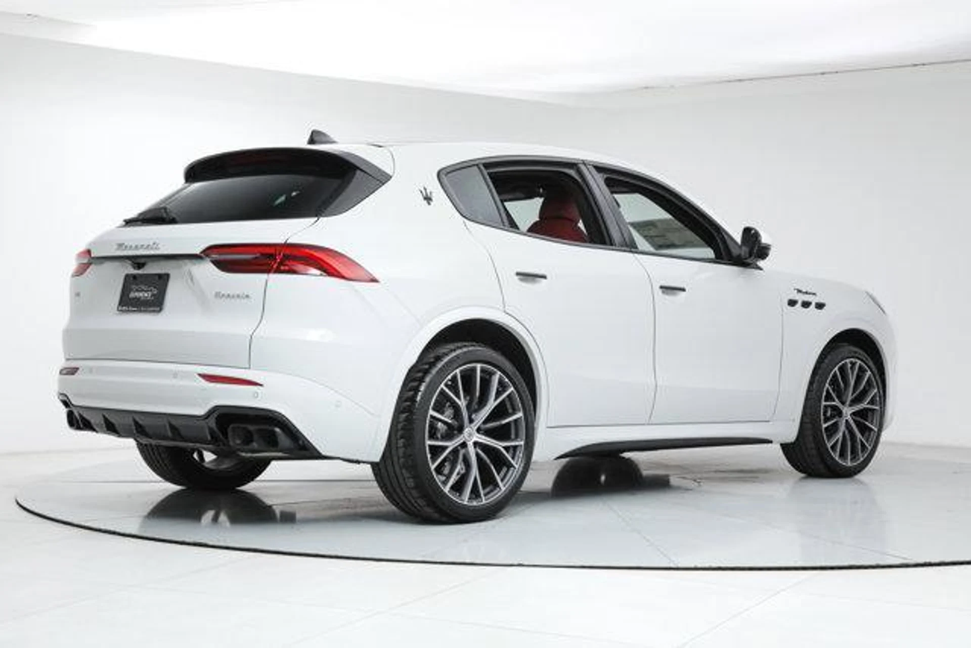 mph004_4279644389_3cqg_IIHX_Rk_Vb6_Dynee_KZ_3d13l_g_3174c9ca49