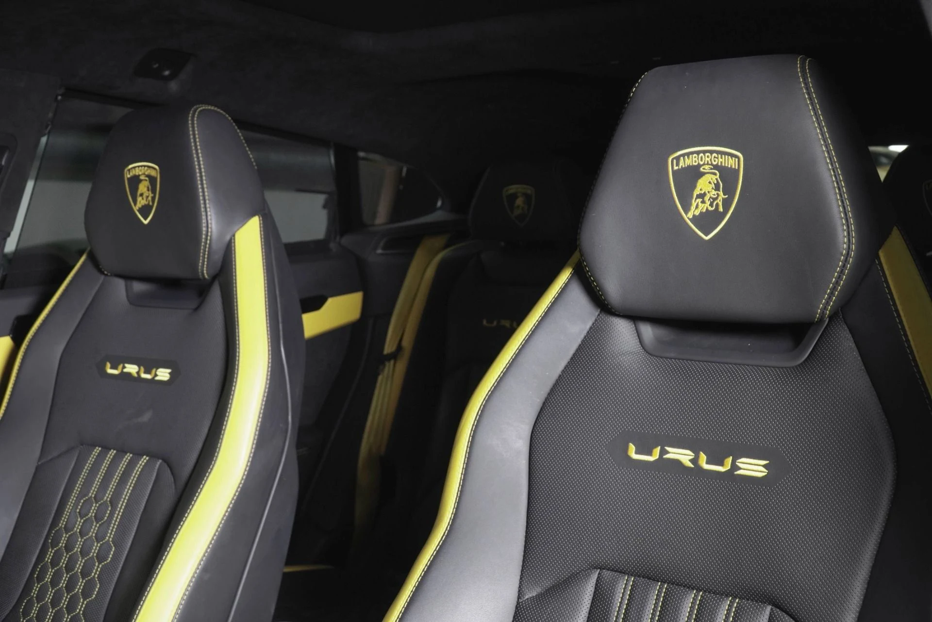 mph004_4283730989_Used_2023_Lamborghini_Urus_S_1782321107_b4af94c81e