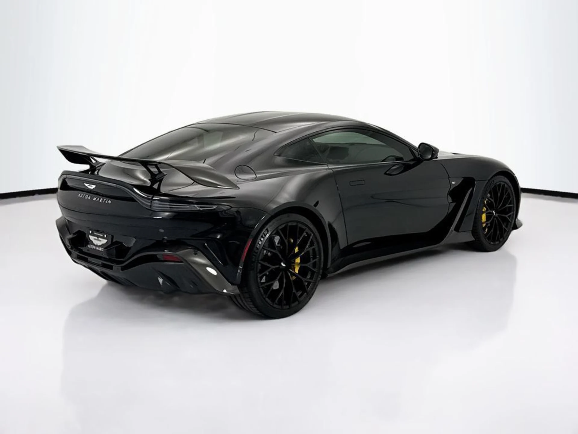 mph004_4291140447_used_2023_aston_martin_vantage_v12coupe_8119_23004338_5_1024_e269633bc6