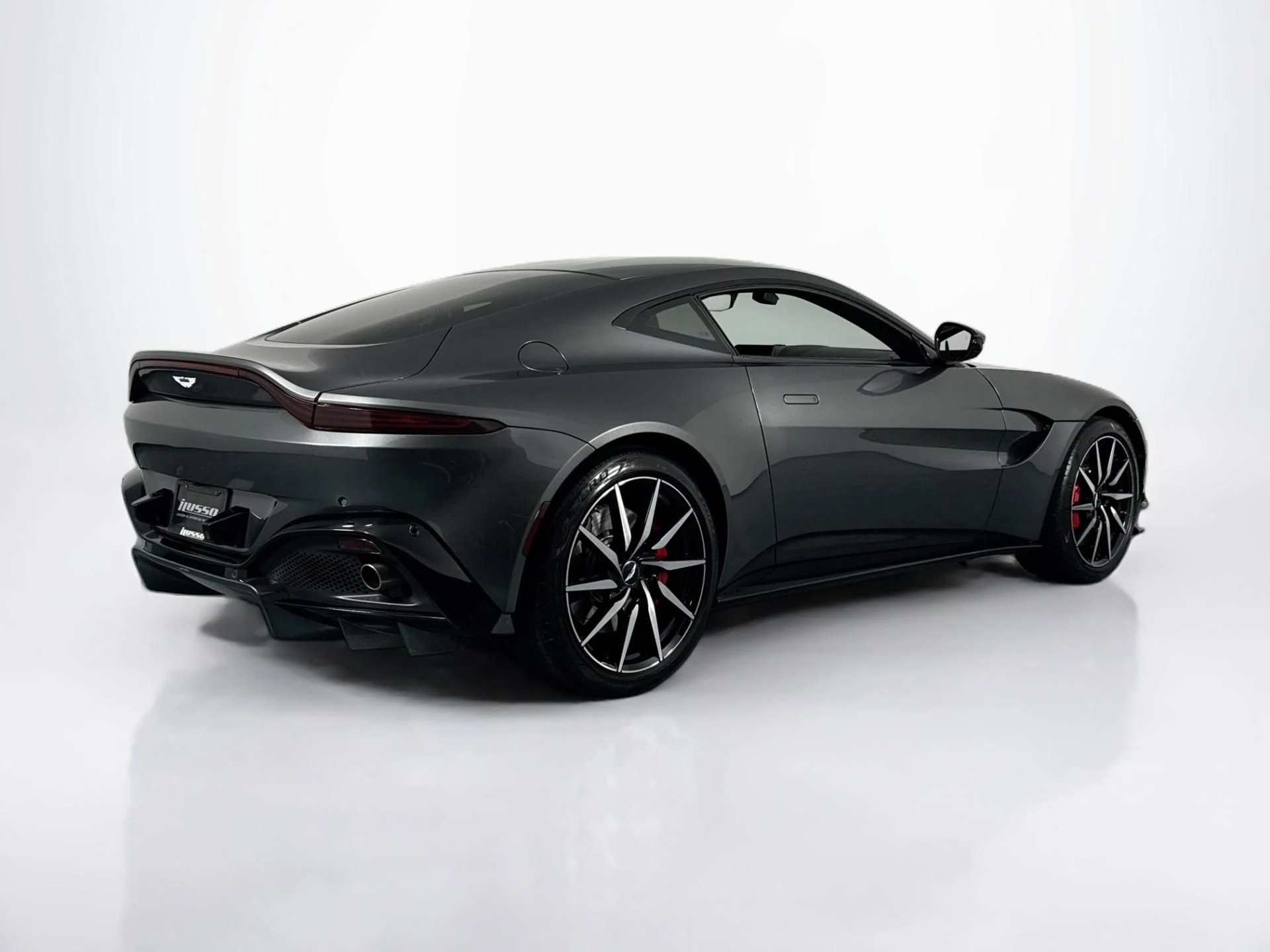 mph004_4291628661_Used_2020_Aston_Martin_Vantage_1784230041_ba5cd67a30