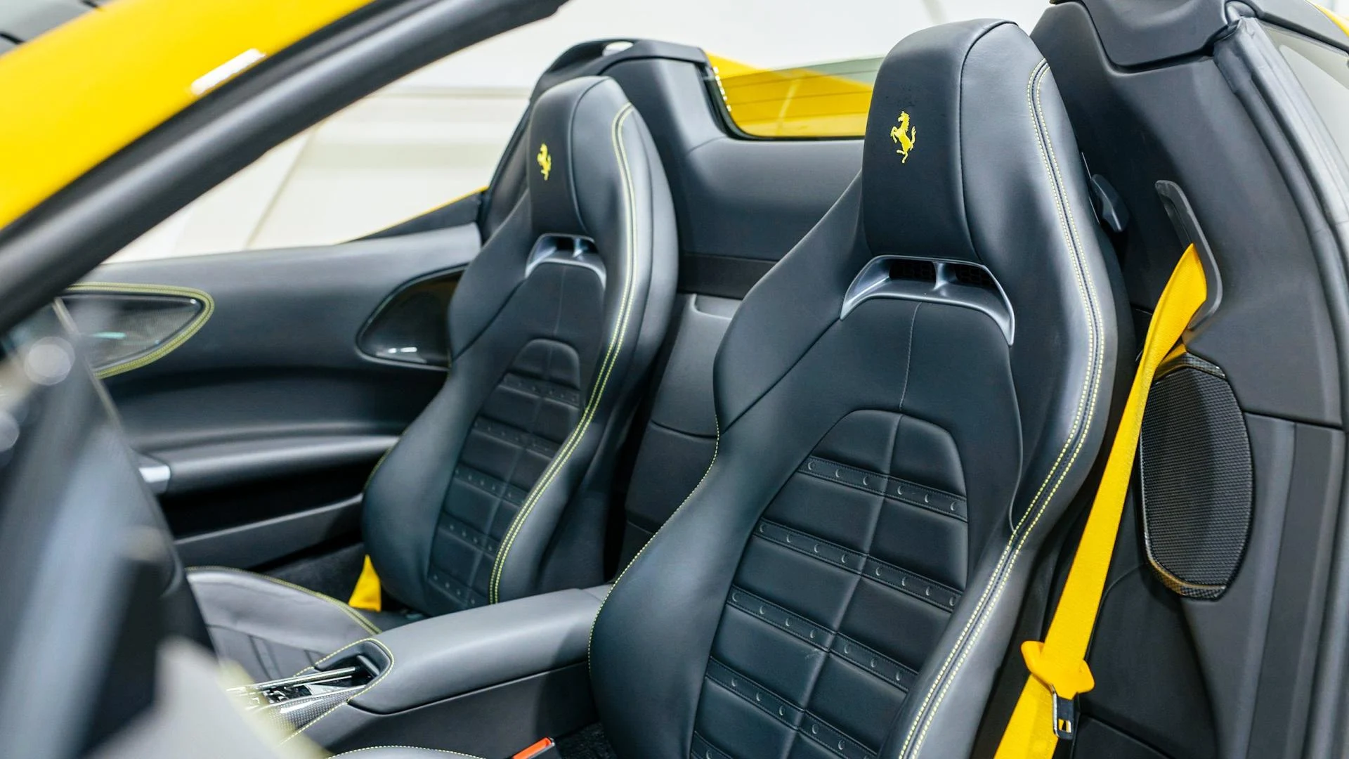 mph004_4293239736_Used_2023_Ferrari_SF_90_Spider_Base_1790343058_023c29f429