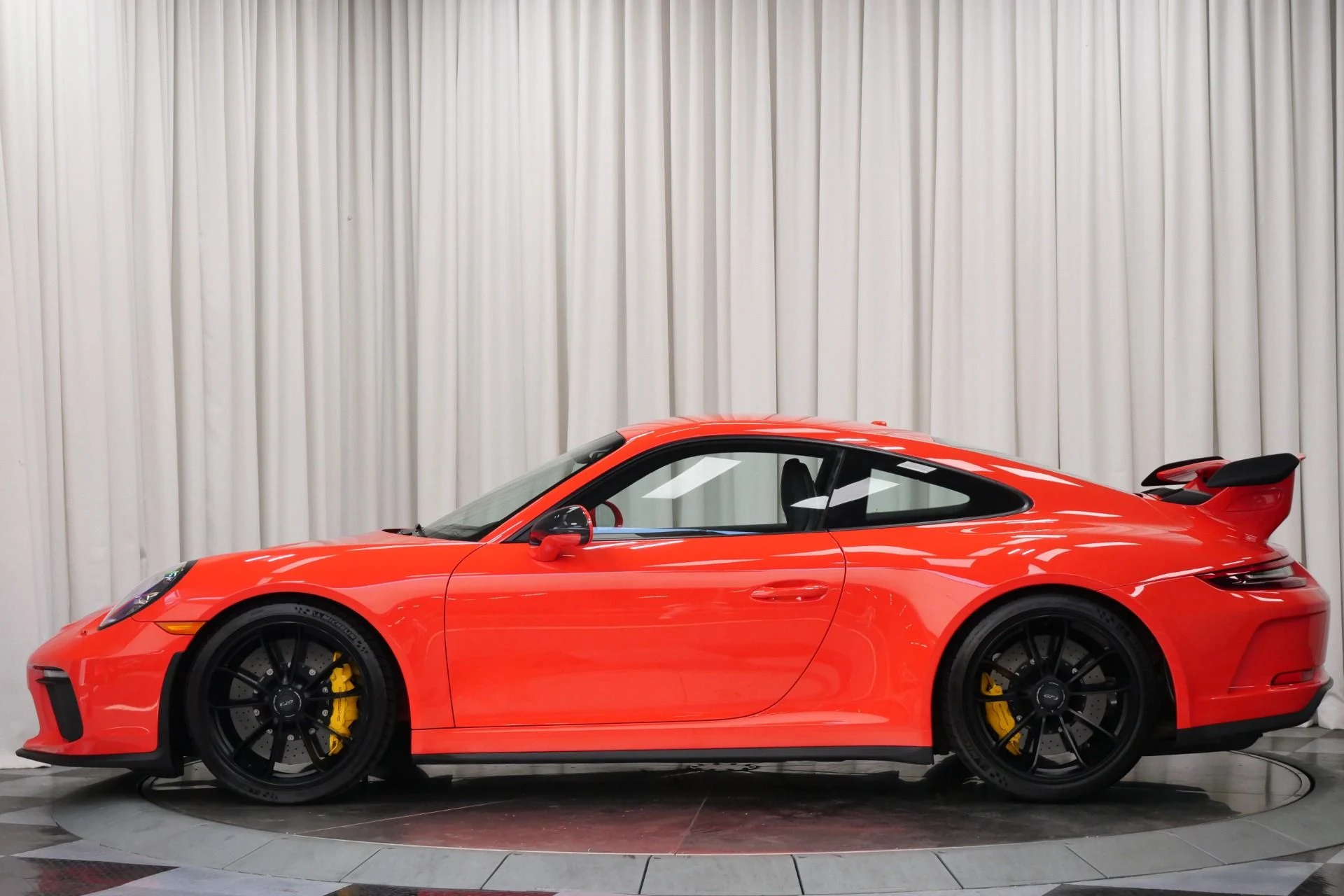 mph004_4293378333_Used_2019_Porsche_911_GT_3_1754414091_2cc69cdf2a