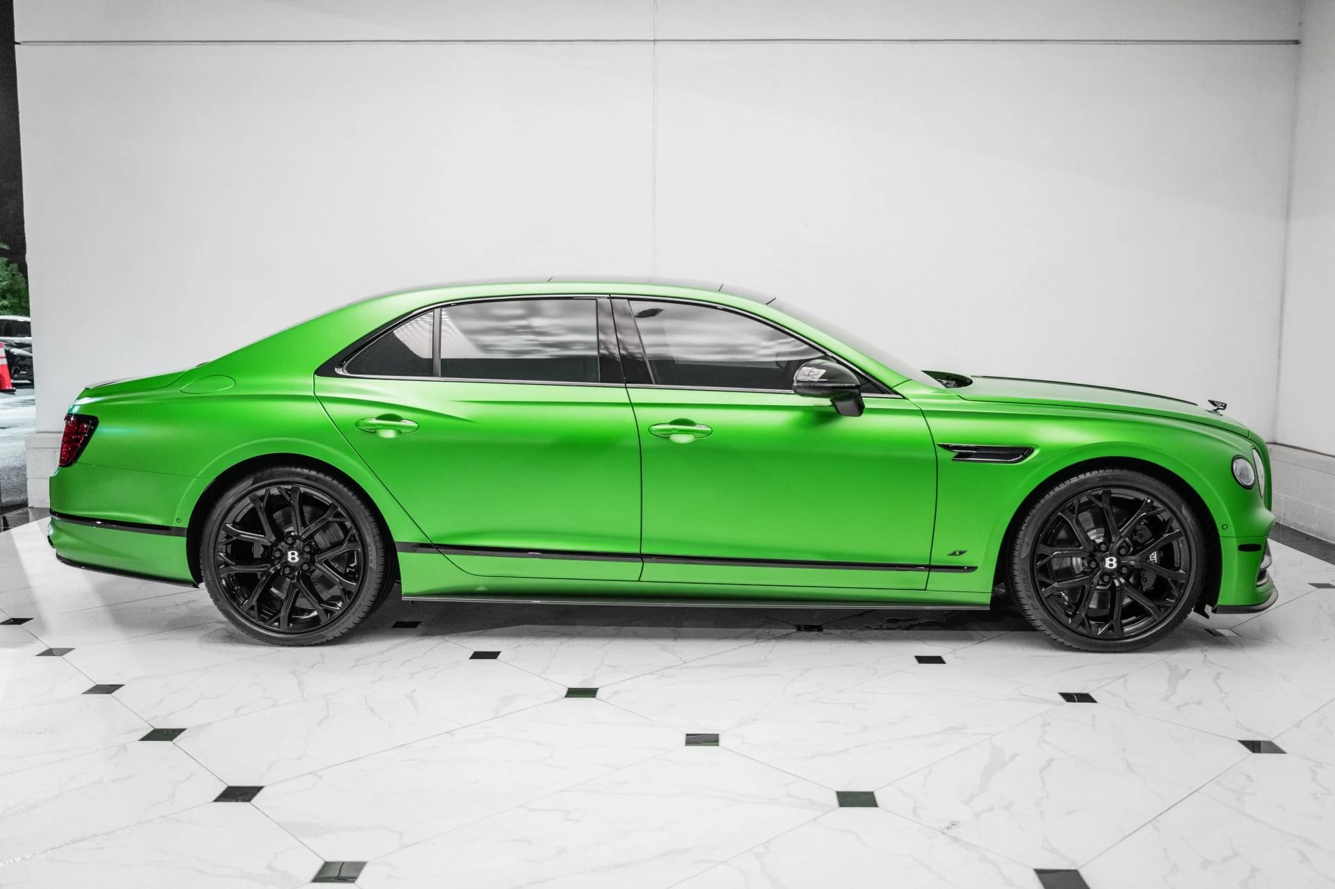 mph004_441552598_Used_2024_Bentley_Flying_Spur_S_Hybrid_1749914202_0ca337a052