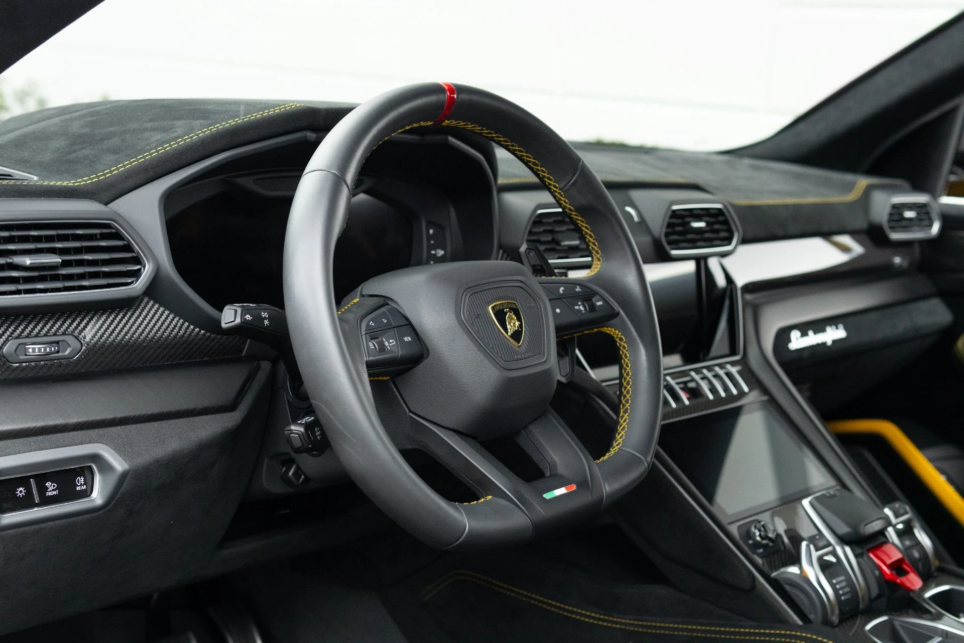 mph004_448224557_Used_2024_Lamborghini_Urus_Performante_1773952296_a8e5c701bf