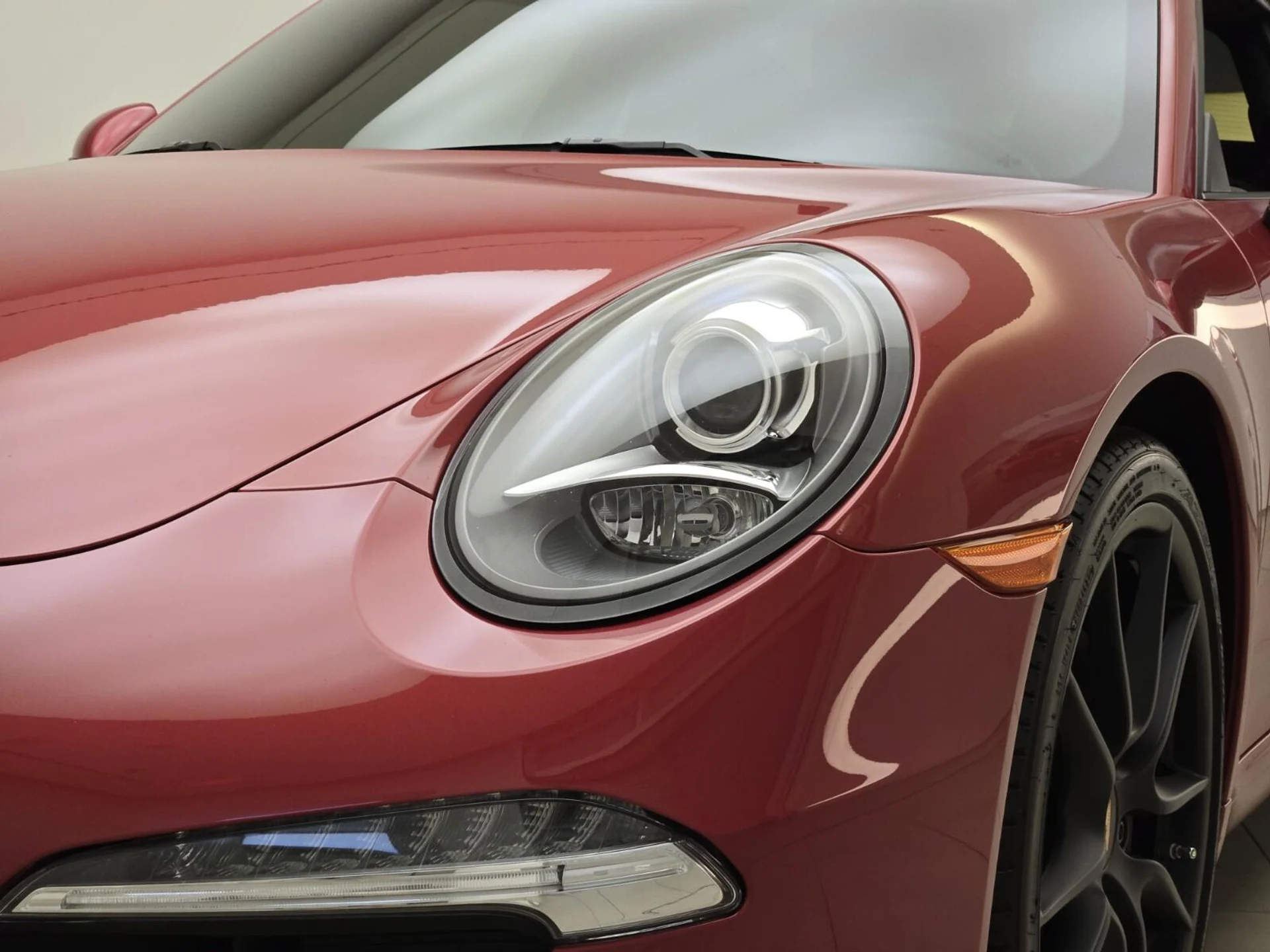 mph004_452518565_Used_2014_Porsche_911_Carrera_1777355641_291dc5b824