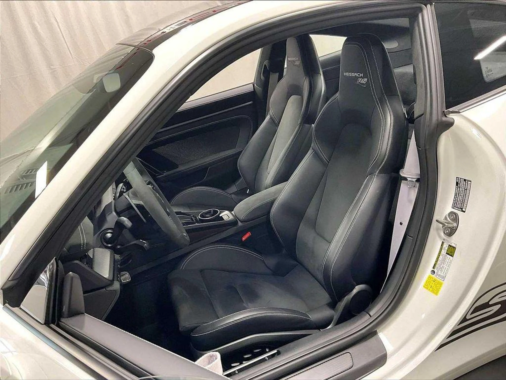 mph004_455204335_u_F7wu_N99rm_W_Yt_DLFR_5sh_G_Ncl3_8_09882b83de