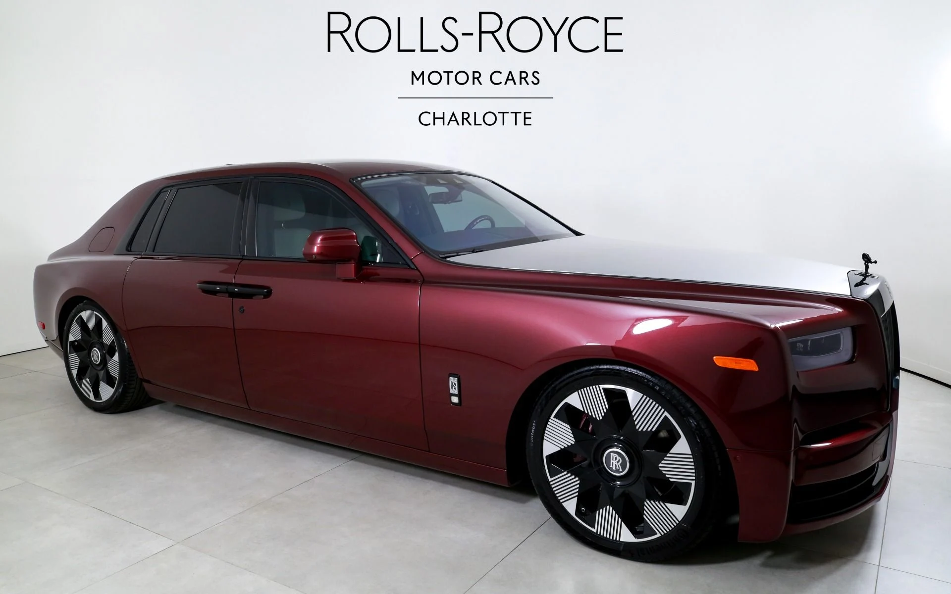 mph004_455768723_Used_2019_Rolls_Royce_Phantom_1760804131_d993f4c522