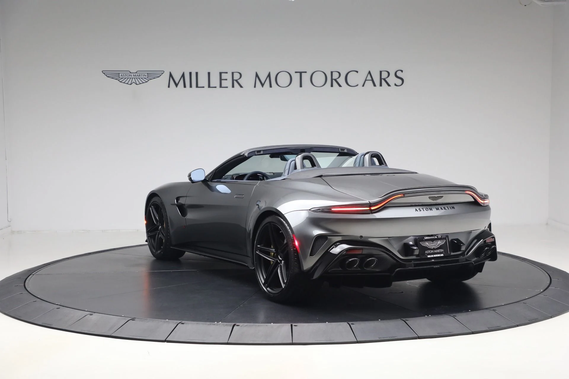 mph004_456301970_New_2026_Aston_Martin_Vantage_S_Roadster_1787407546_88622c1c79