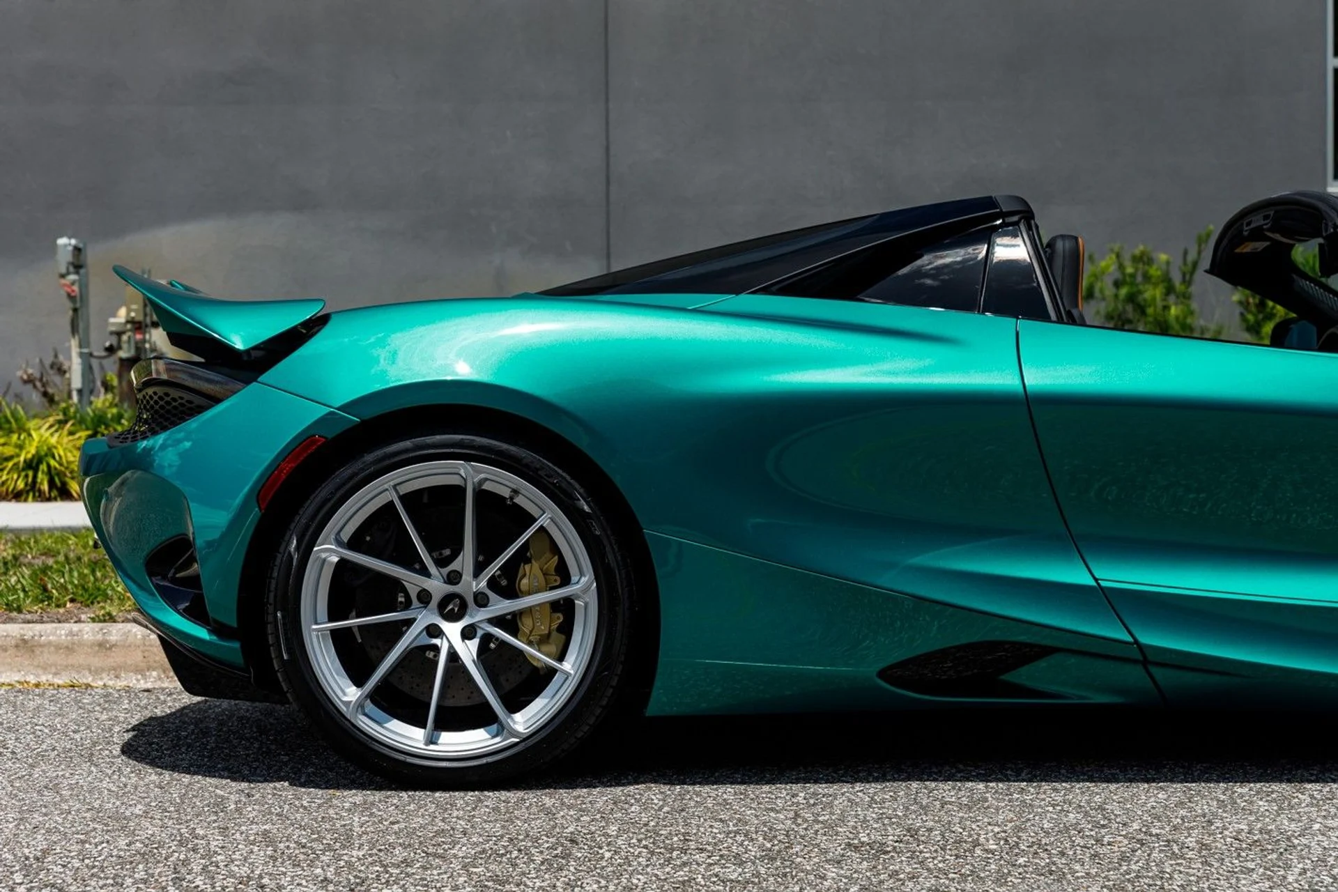 mph004_459292835_678_p5_l_b8f15b2f92