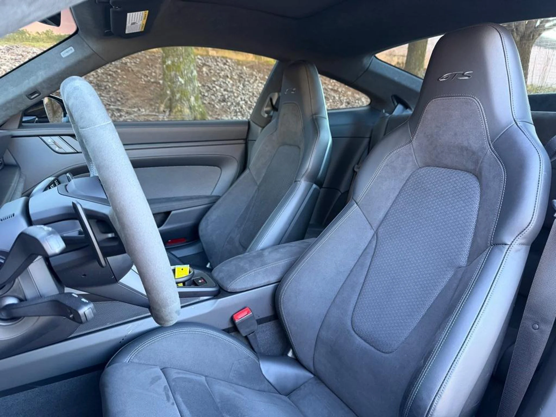 mph004_469851743_c_QXD_Yaw_Np_Nd_XUZSO_9_J614mg_Pg4_U_7b08f0e9ee