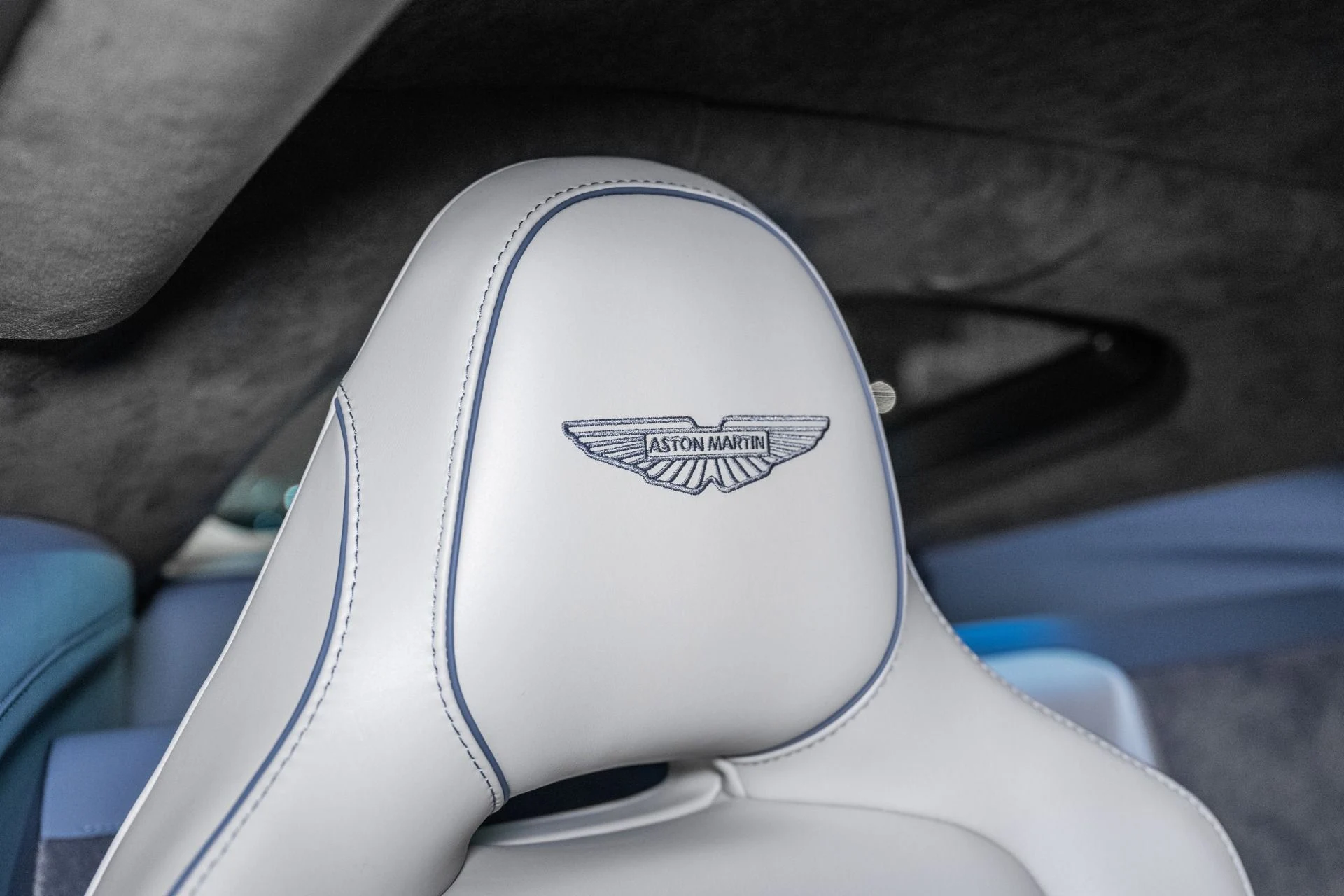 mph004_484986089_New_2026_ASTON_MARTIN_VANTAGE_1759240597_0273ed44bb