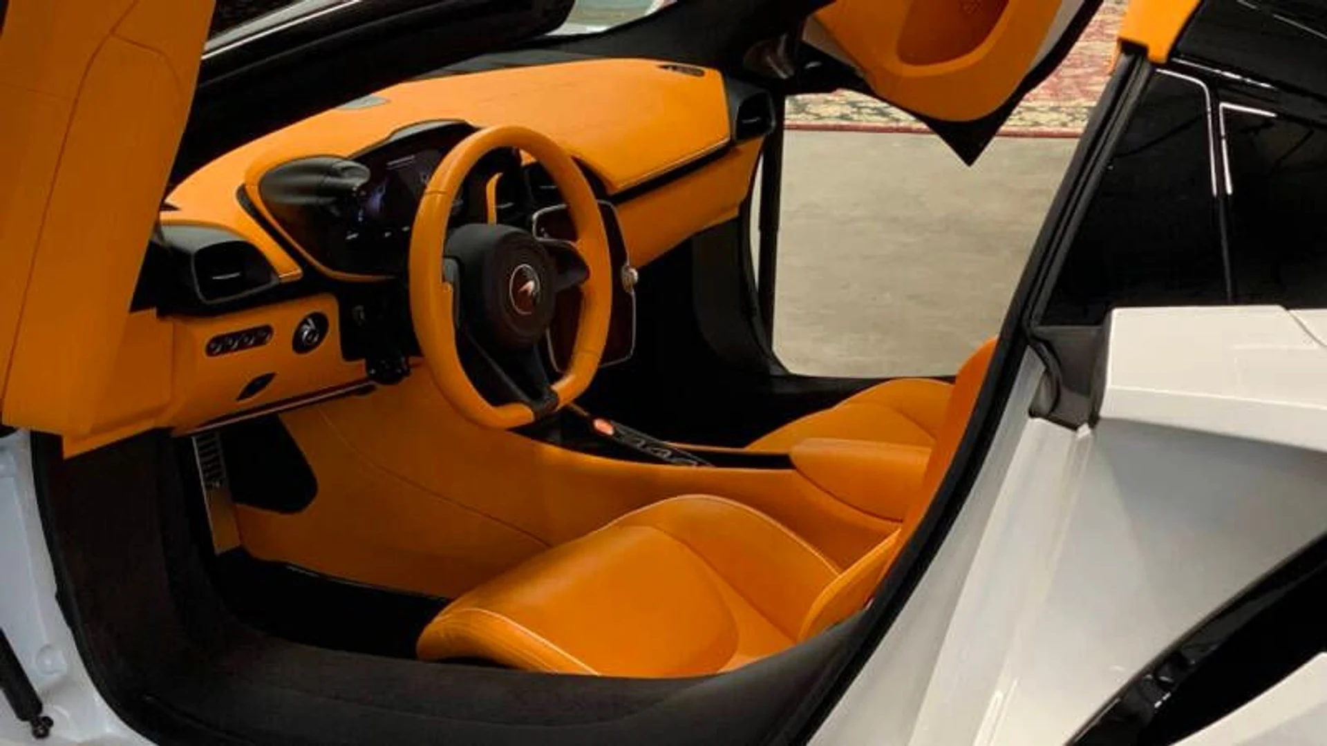 mph004_489767451_2025_mclaren_artura_spider_base_2dr_convertible_72797fdfb7