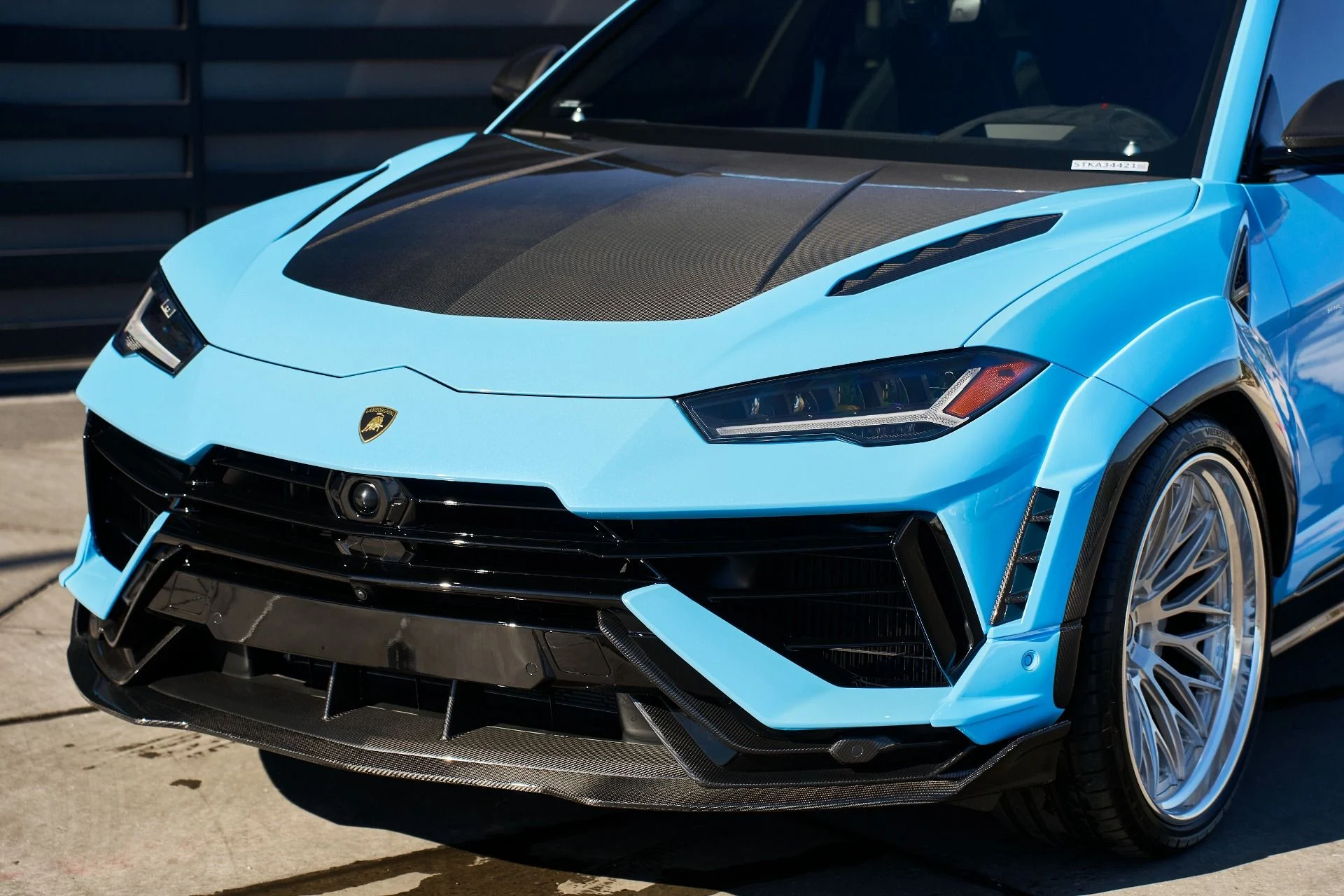 mph004_496121197_Used_2024_Lamborghini_Urus_Performante_1764957567_beb9ffadda