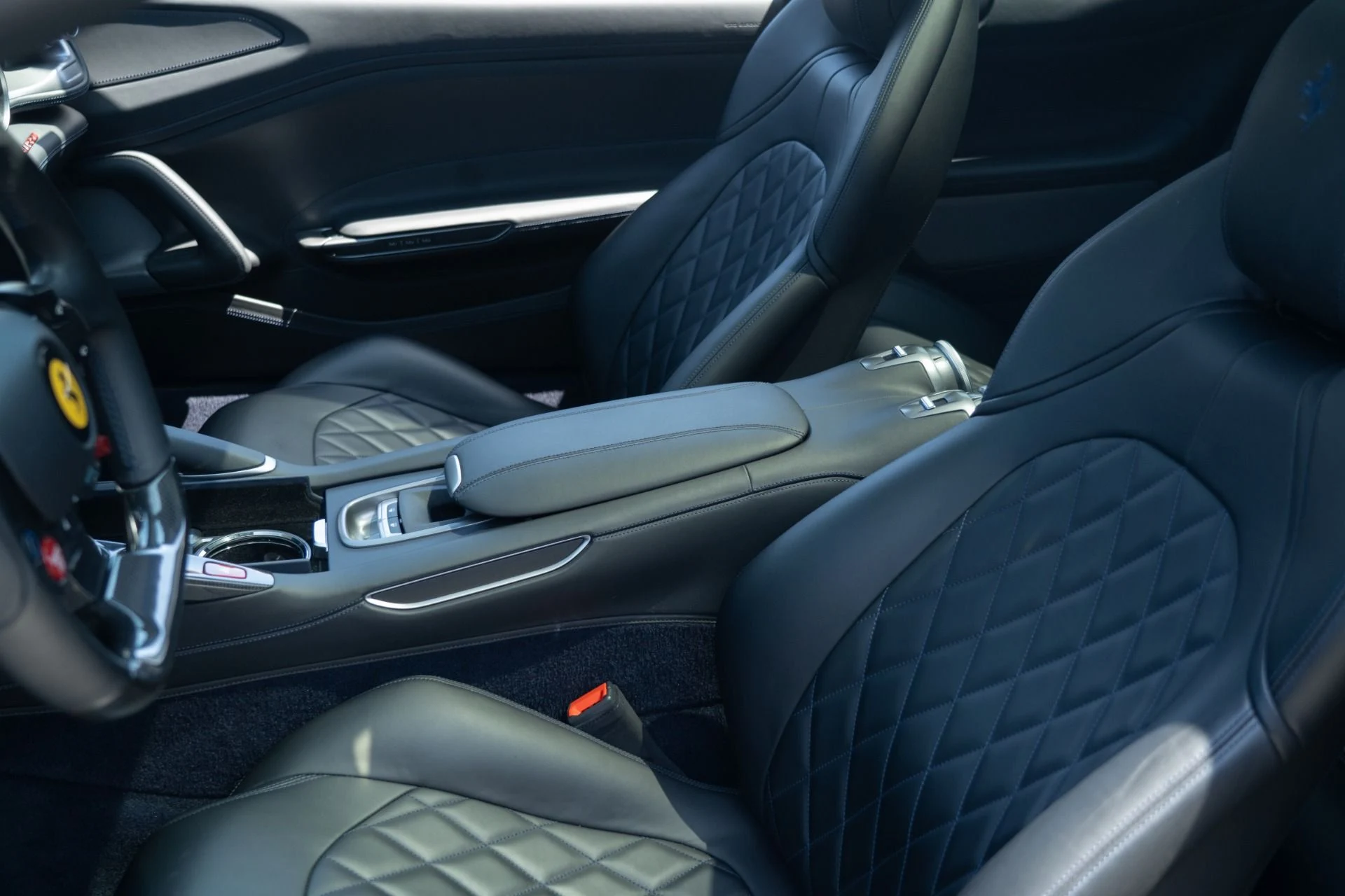 mph004_520644637_Used_2017_Ferrari_GTC_4_Lusso_1755302053_fbfd456c8d