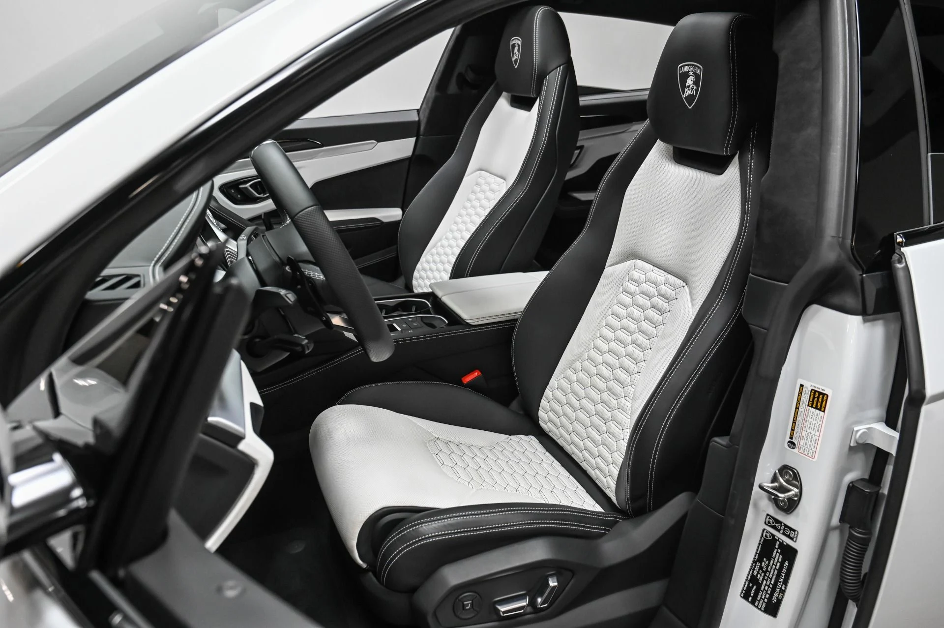 mph004_543734888_Used_2020_Lamborghini_Urus_1770313419_ea63704c4d