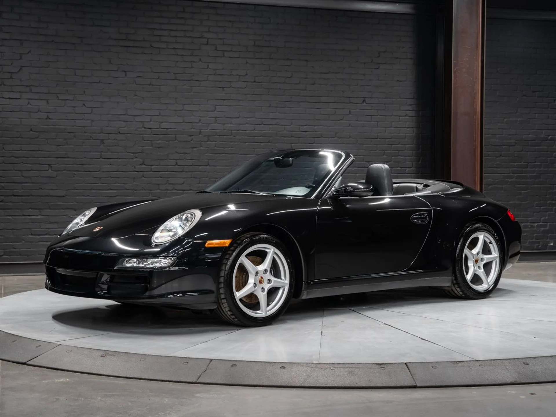 mph004_544054730_porsche_911_2006_98e3d04d3f