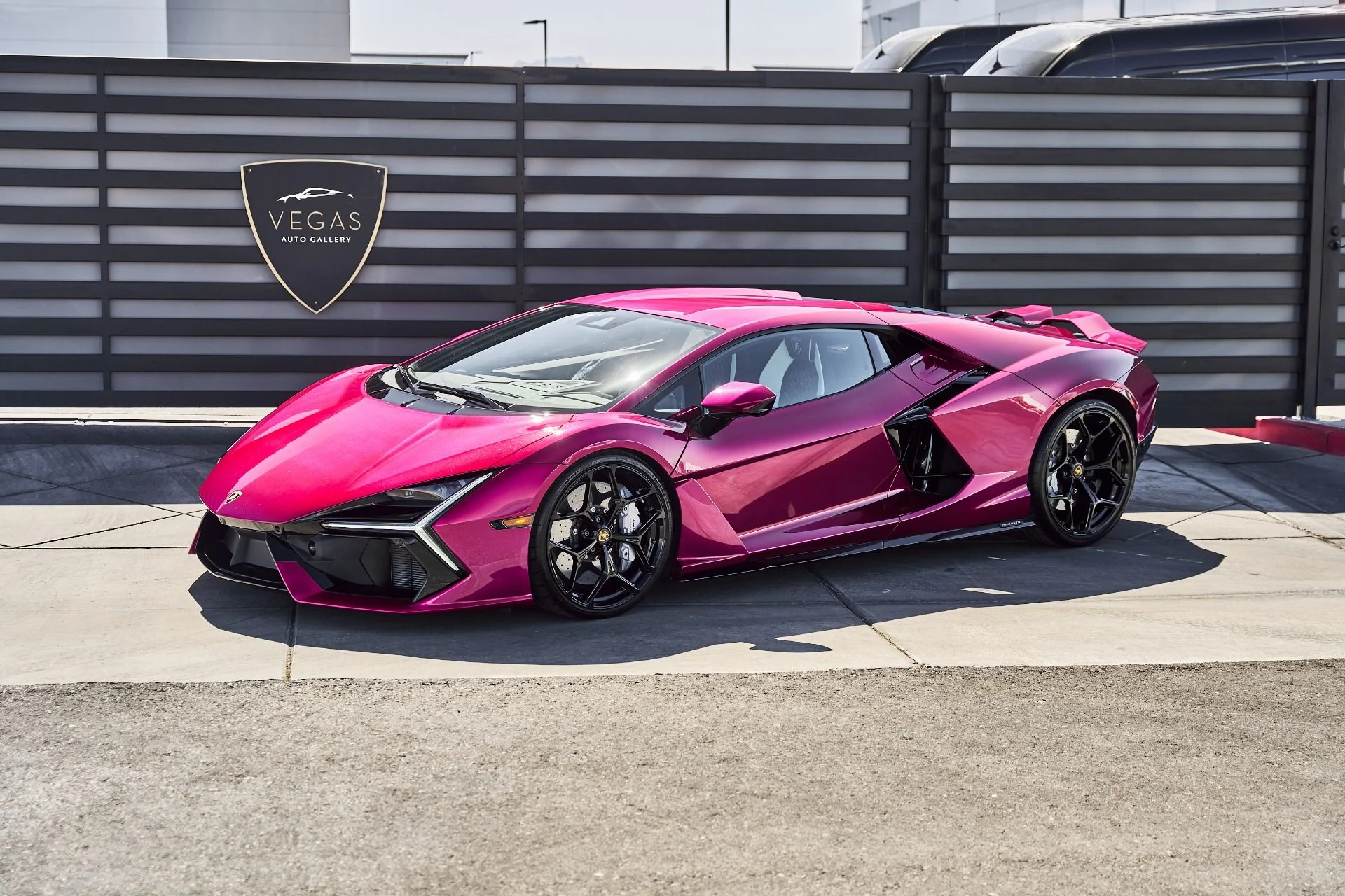 mph004_552669688_Used_2025_Lamborghini_Revuelto_Base_1782964930_e7ae9b6e57